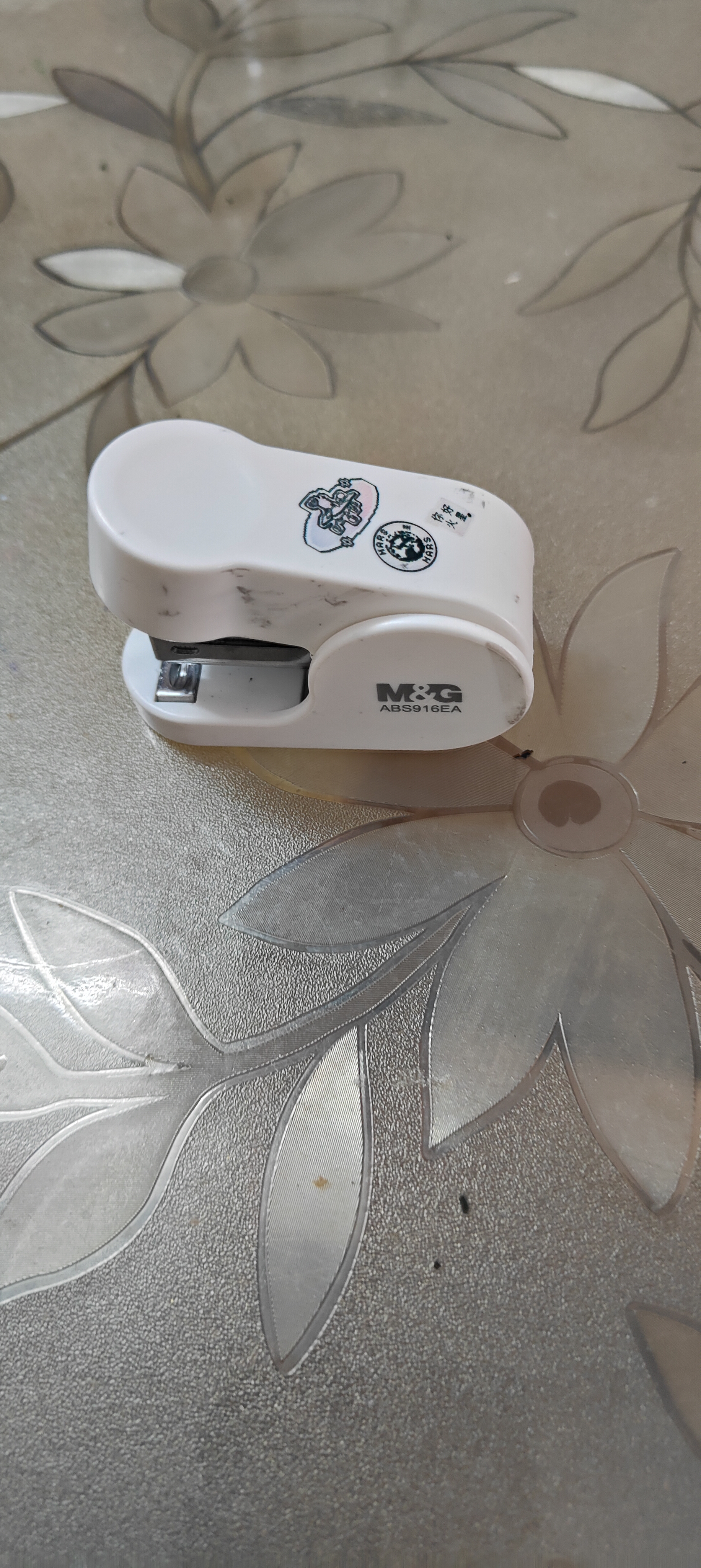晨光（M&G）订书机小号  你好火星系列迷你订书器 mini学生小号装订机 轻巧便携装订器办公用品 白色ABS916EAI 实拍图