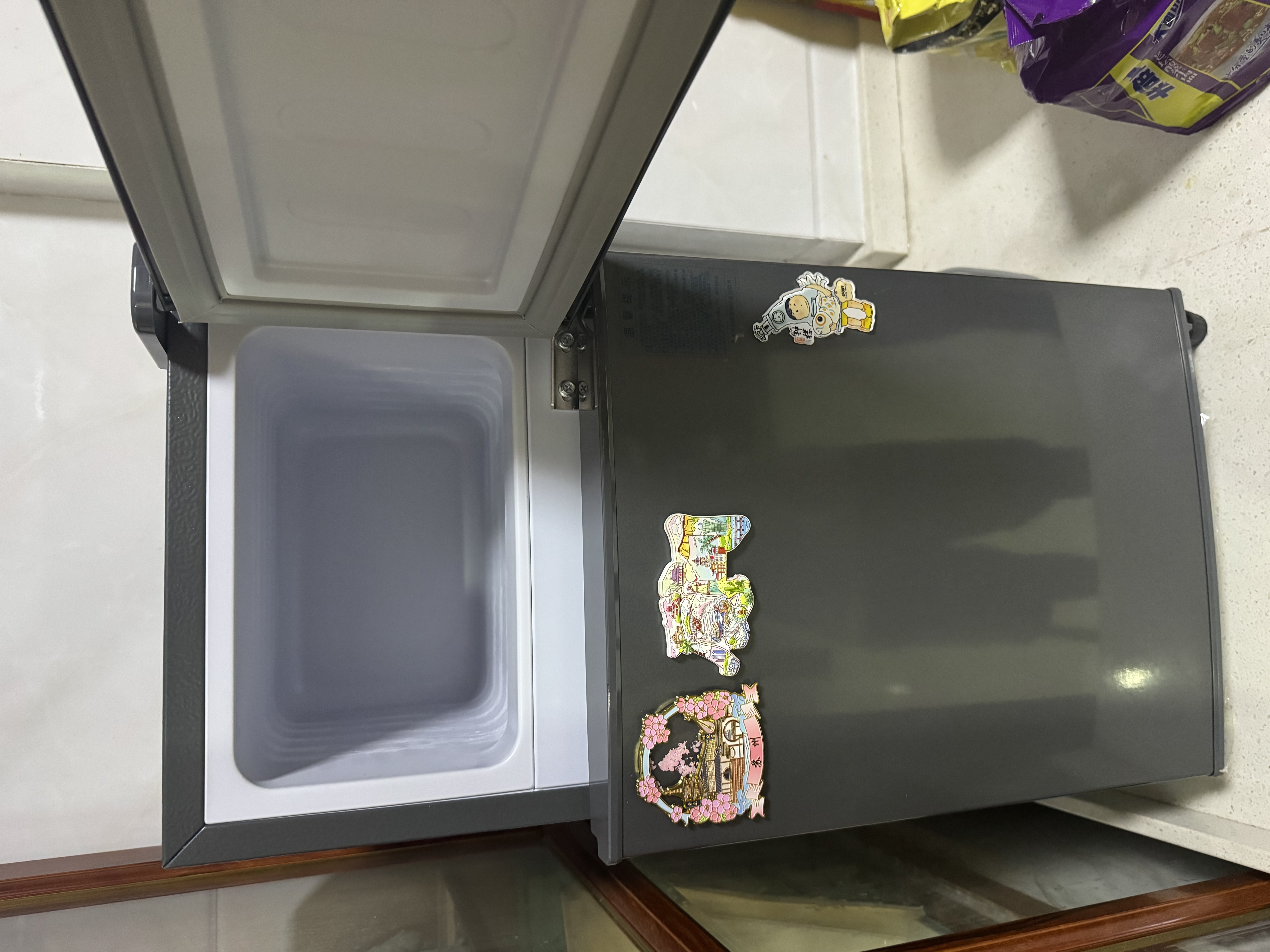 奥克斯（AUX）小冰箱家用小型迷你冷藏冷冻两用出租房宿舍用节能省电寝室办公室电冰箱 【净化去味】146灰色【高效保鲜 铜管速冷】30L 实拍图