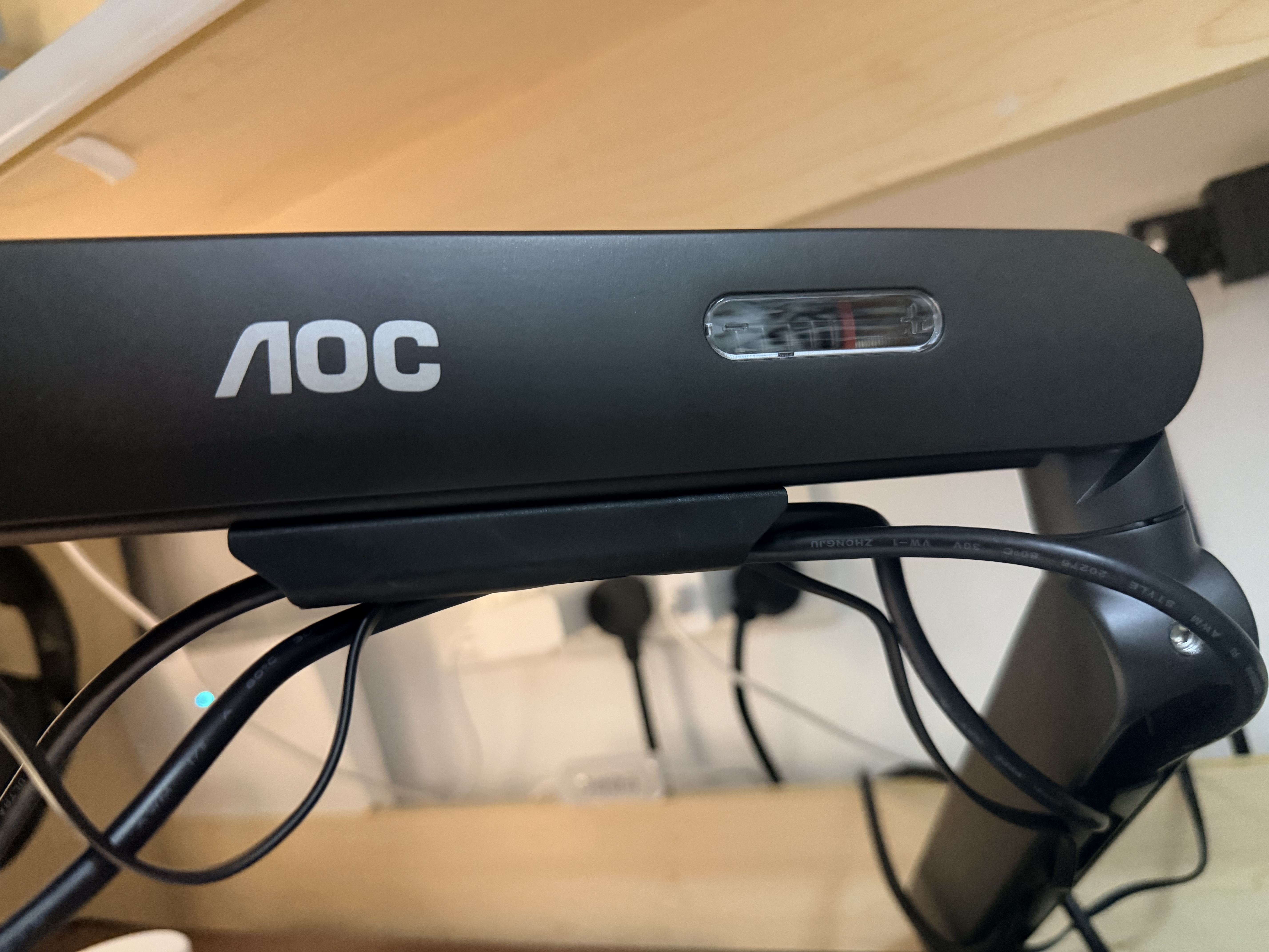 AOC显示器支架 AM400PLUS升级款 双安装夹持穿孔 不沉头旋转升降增高架 显示器机械臂 电脑支架AM402G 实拍图