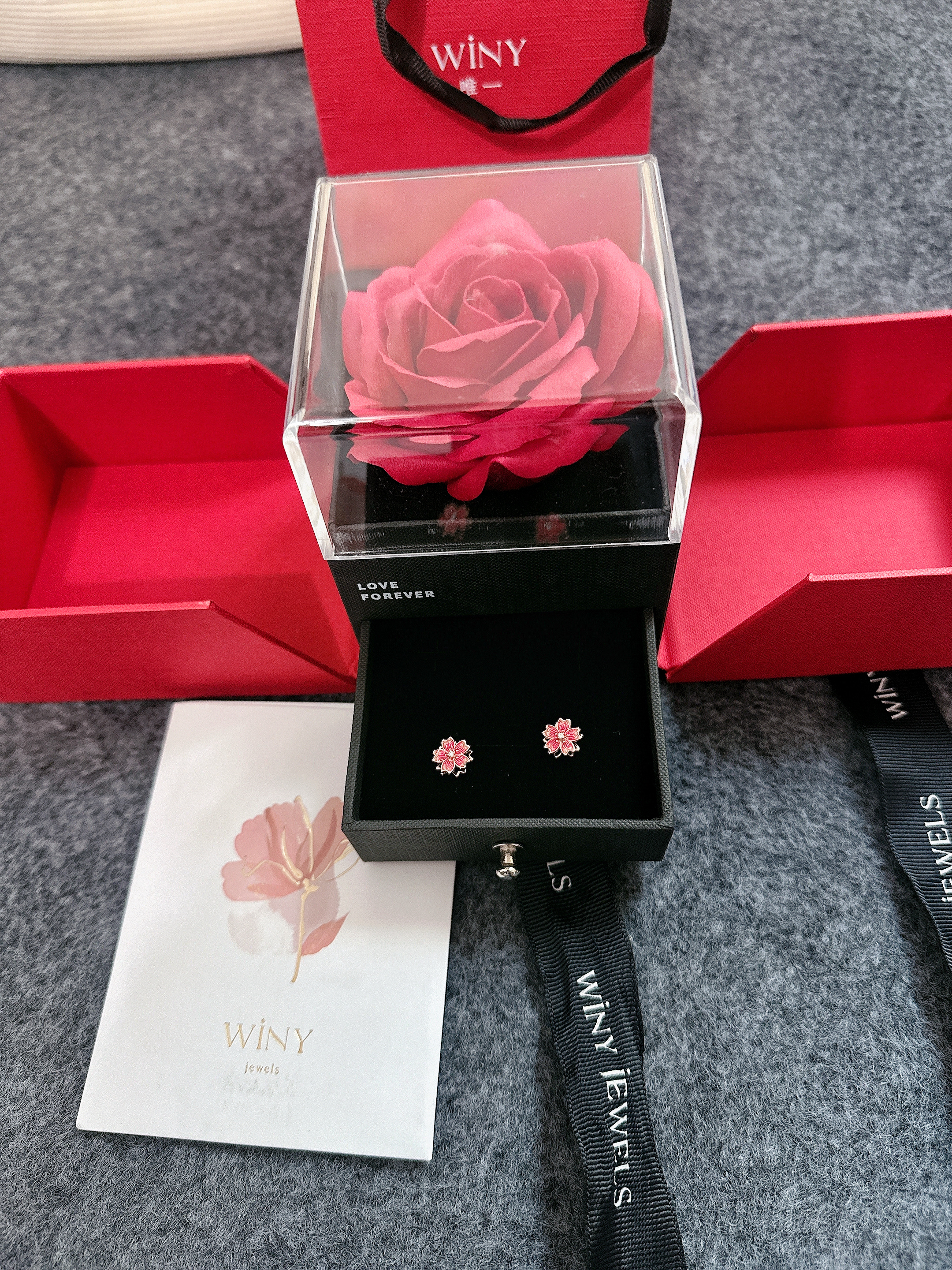 唯一（Winy）桃花施华洛世奇锆纯银耳钉女士2026新款耳环饰生日礼物送女朋友 实拍图