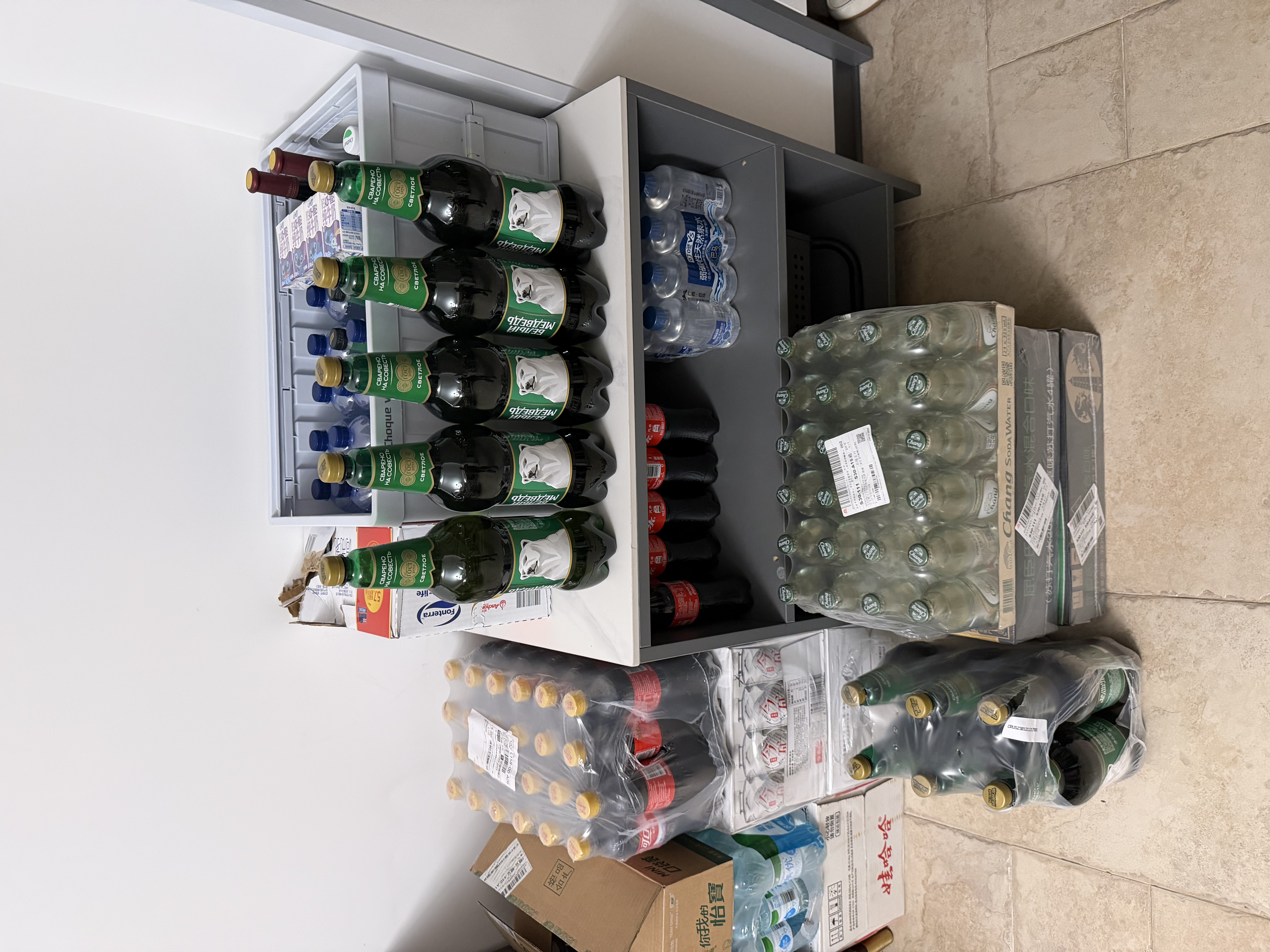 BELY MEDVED1.5L俄罗斯进口大白熊图案啤酒贝里麦德维熊牌啤酒俄罗斯啤酒大桶 1.5L 6瓶 大白啤酒 实拍图