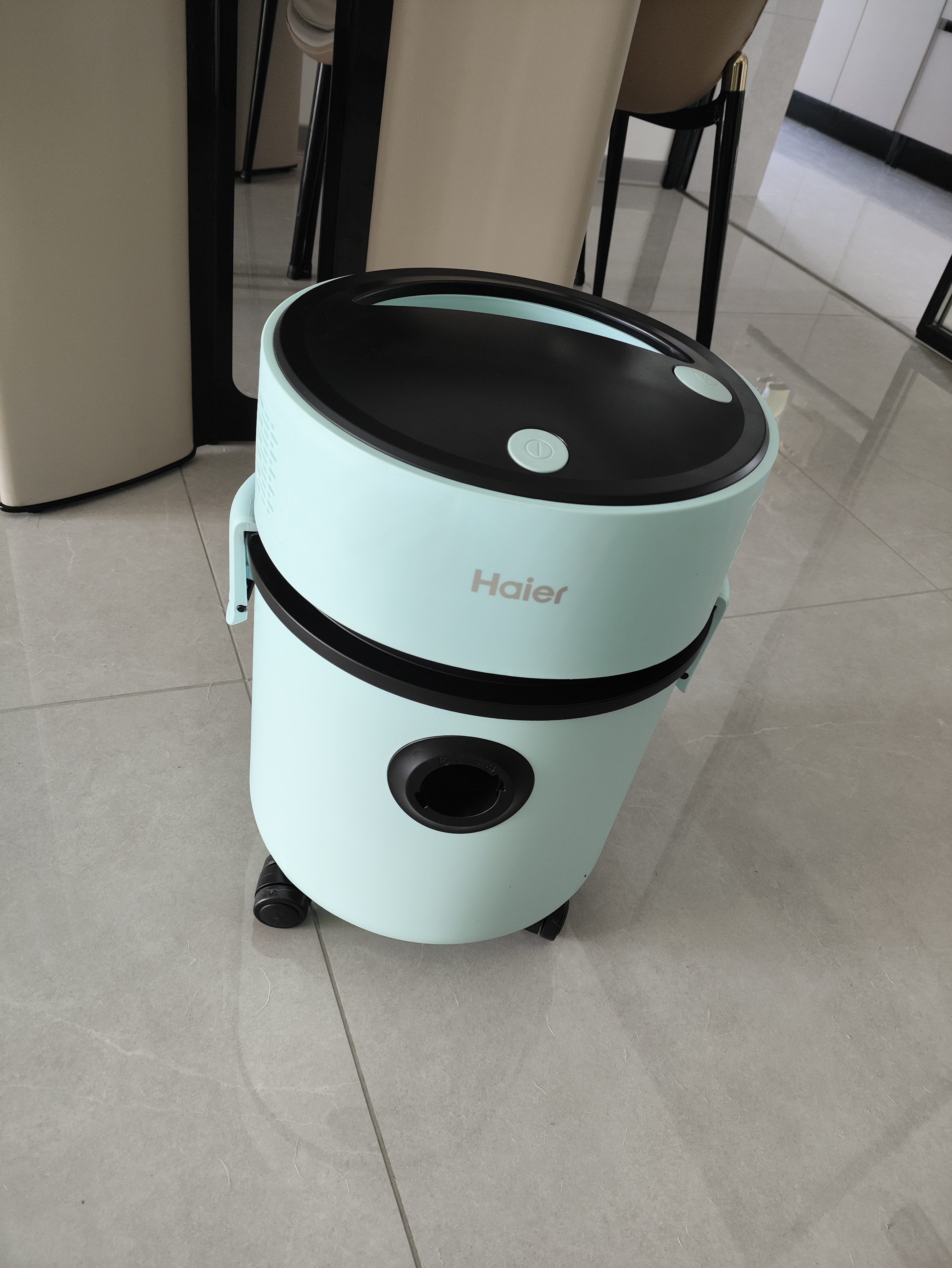 海尔（Haier）桶式吸尘器家用开荒大吸力强力大功率吸尘机干湿两用除灰一键收线吸水机团购礼品HZ-T810A匠心好礼 实拍图