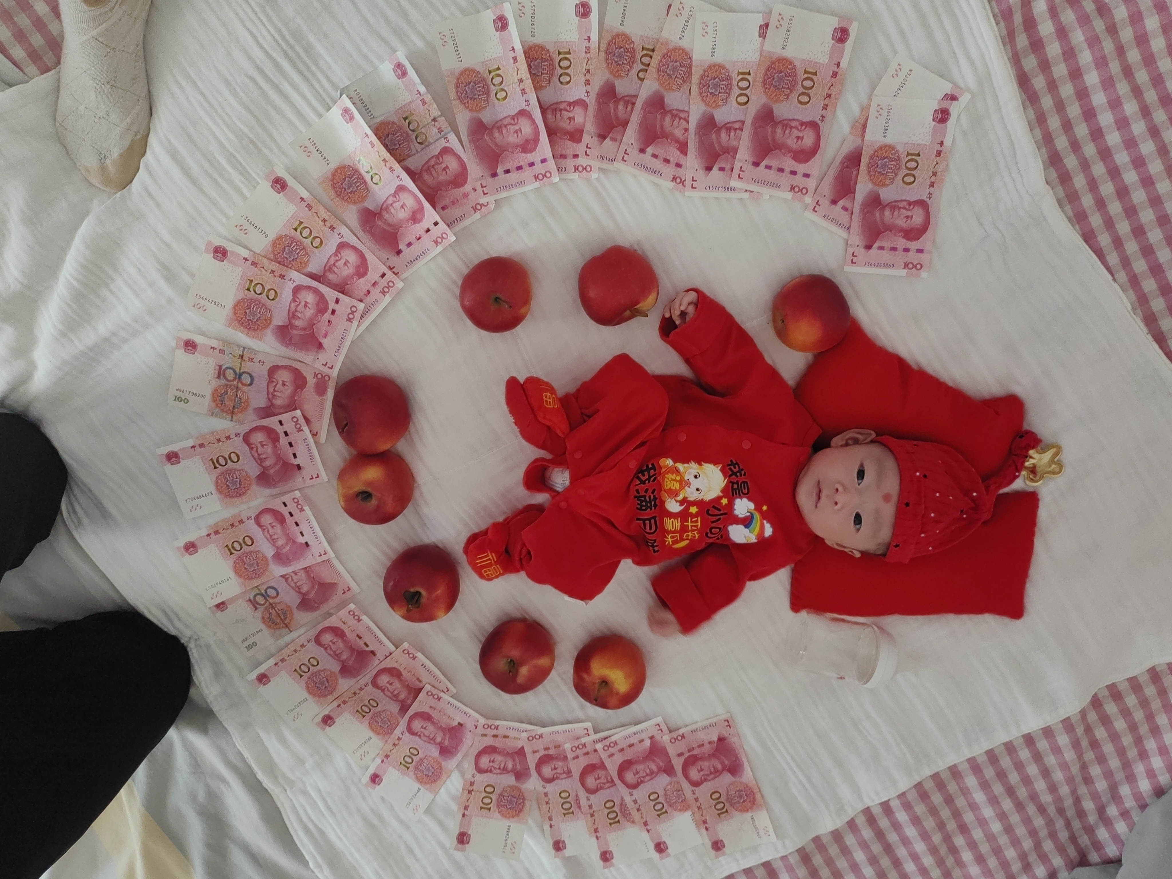 传乐星（CHUANLEXING）马宝满月婴儿衣服百天百日宴男女宝宝春秋款新生儿连体衣套装 福马-我满月啦(春秋长袖+帽袜) 52cm (5-9斤/0-1月)满月 实拍图