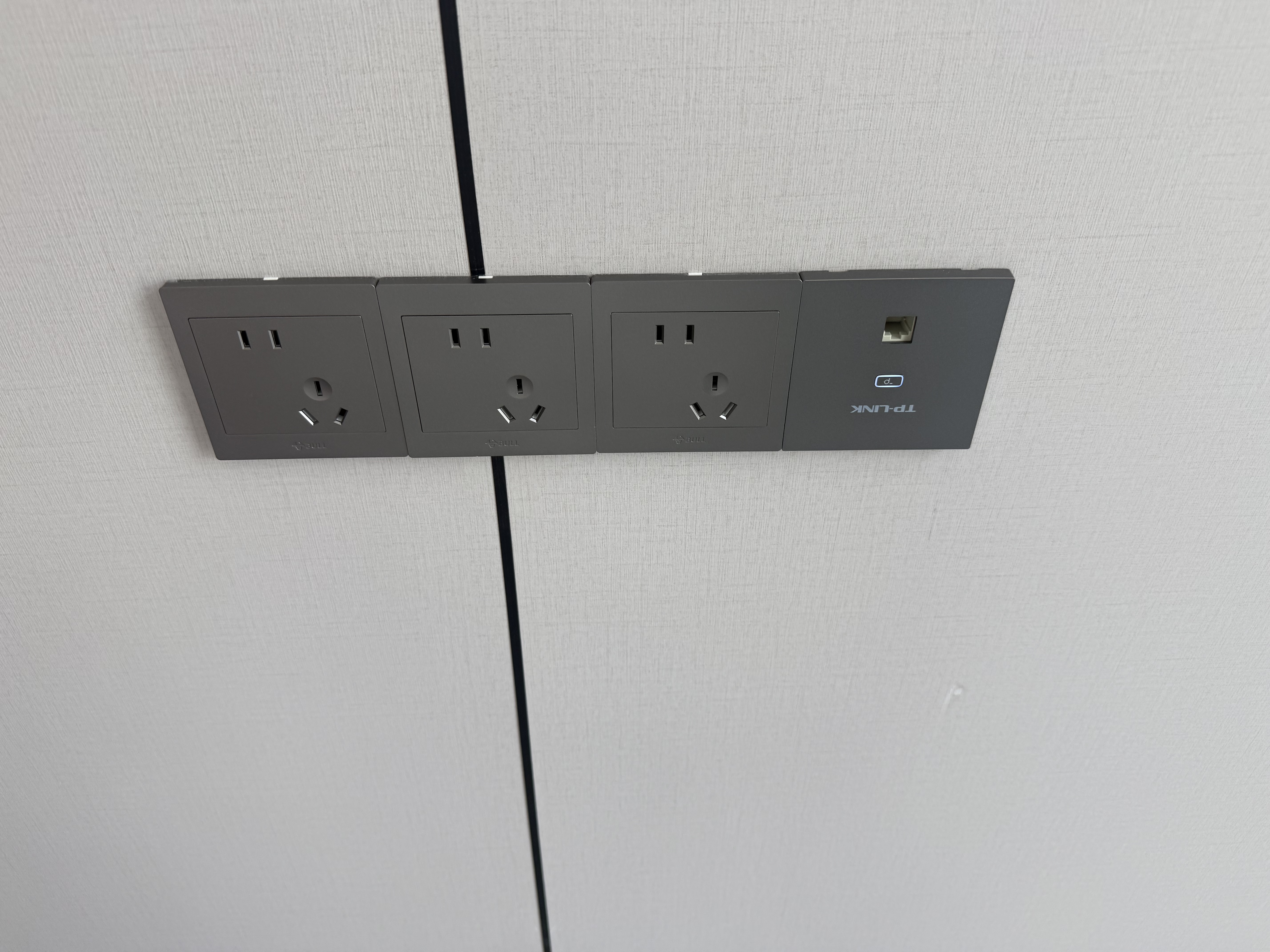 普联（TP-LINK）【薄款】 AX3000双频千兆面板AP全屋wifi6无线mesh组网 PoE供电AC管理 TL-XAP3002GI-PoE米兰金 实拍图