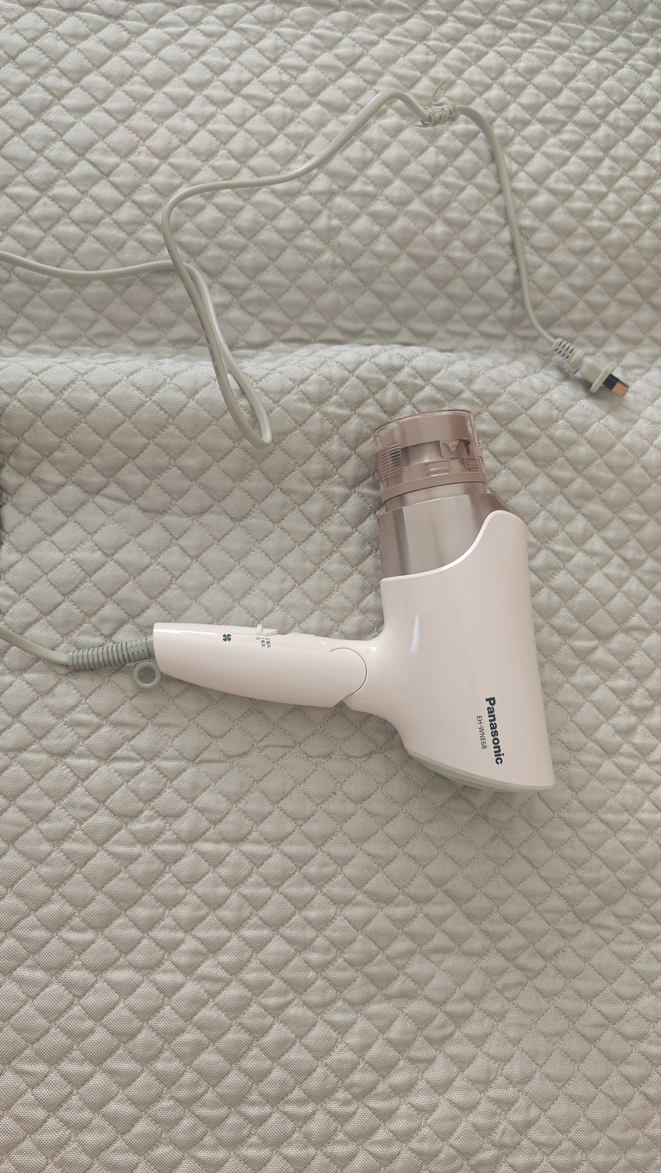 松下（Panasonic）【护发看得见】负离子电吹风机筒高速大功率不伤发家用低噪速干护发国庆粉色EH-WNE6B 实拍图