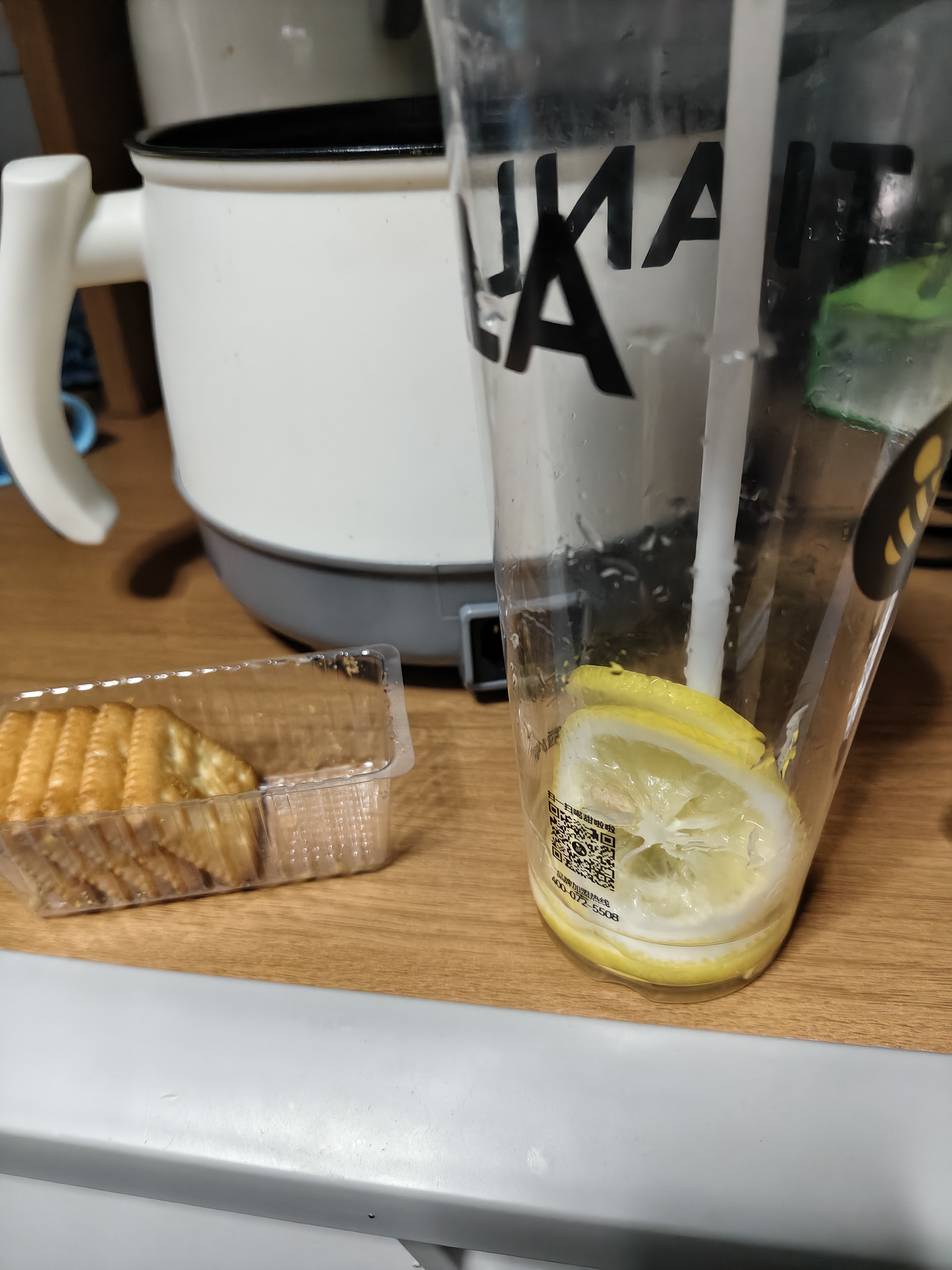 欣美雅保温壶家用保温水壶大容量学生宿舍用保温瓶茶瓶户外开水瓶热水瓶 白色 1L /1.3L/1.6L/ 2L （多款容量） 2000毫升【99%的人选择】 实拍图