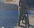 永久自行车成人山地车自行车学生男女铝合金变速公路自行车油碟单车 【钢架/全套轴承】黑金色 24速 26寸【推荐155-185cm】 实拍图