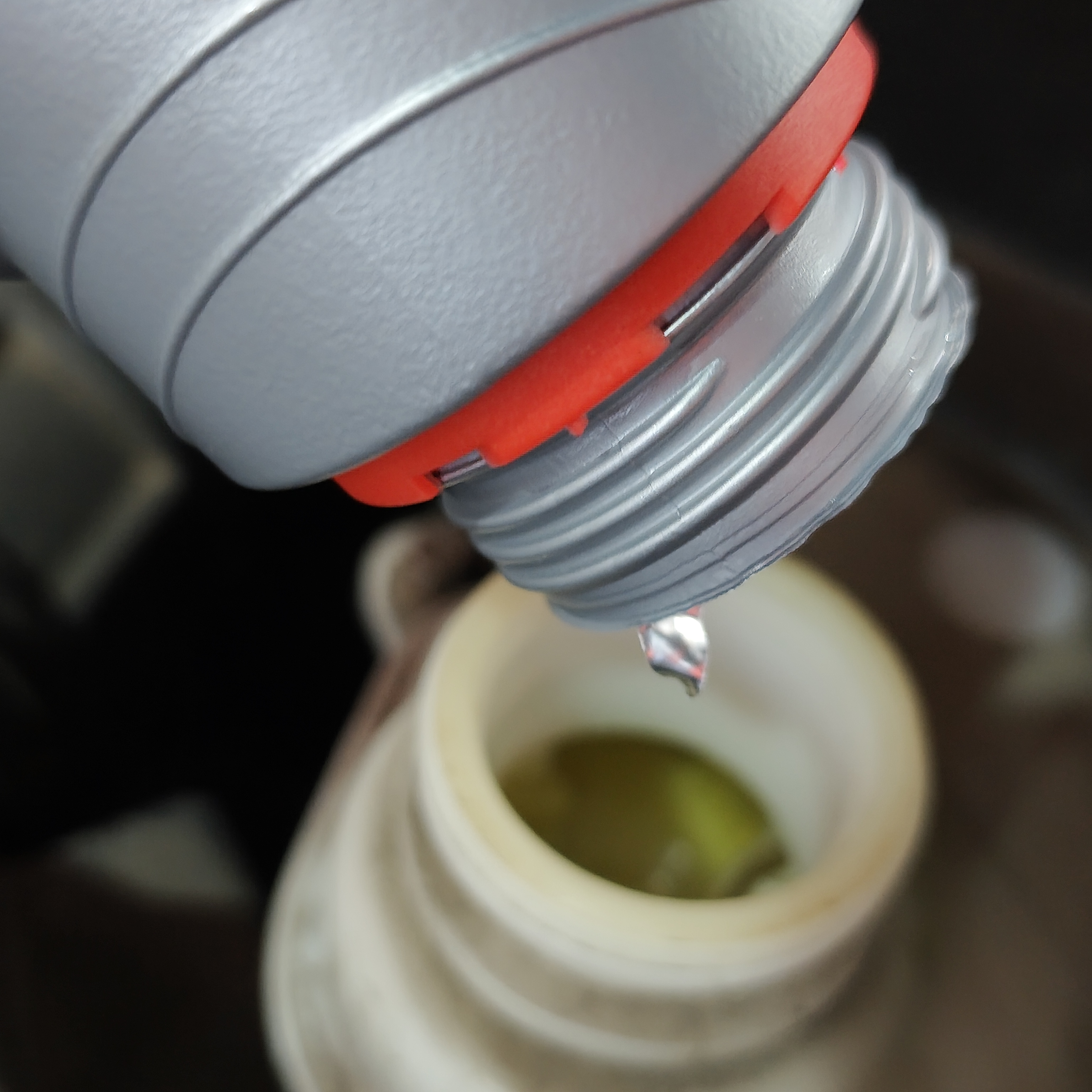 博世原装 刹车油/汽车制动液/离合器油/适配 DOT4 标准版通用型 1L装 适合全部车型直接下单即可 实拍图