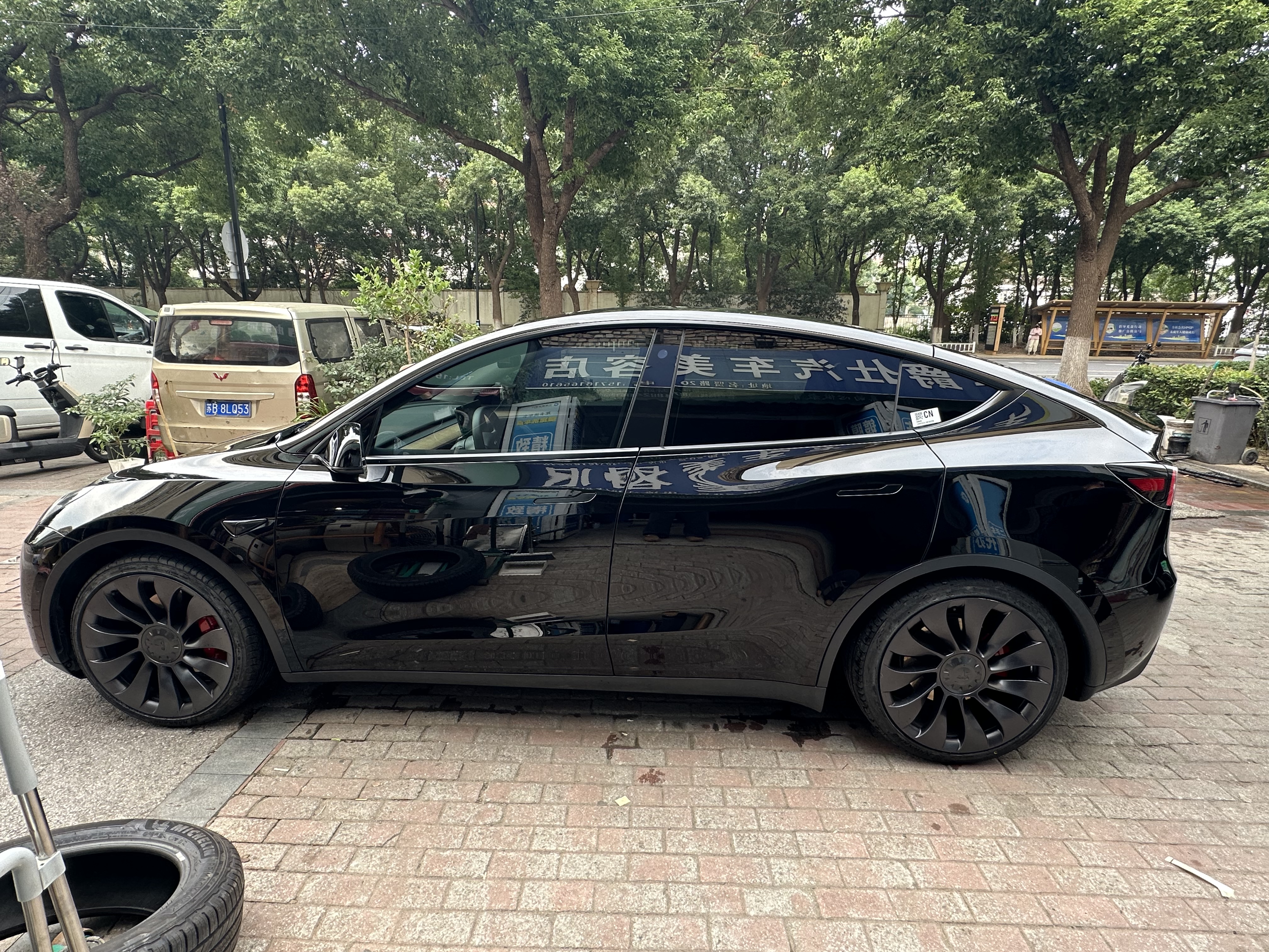 南港轮胎255/35R21 98Y AS-2+舒适性花纹 适配奥迪A7特斯拉Y 实拍图