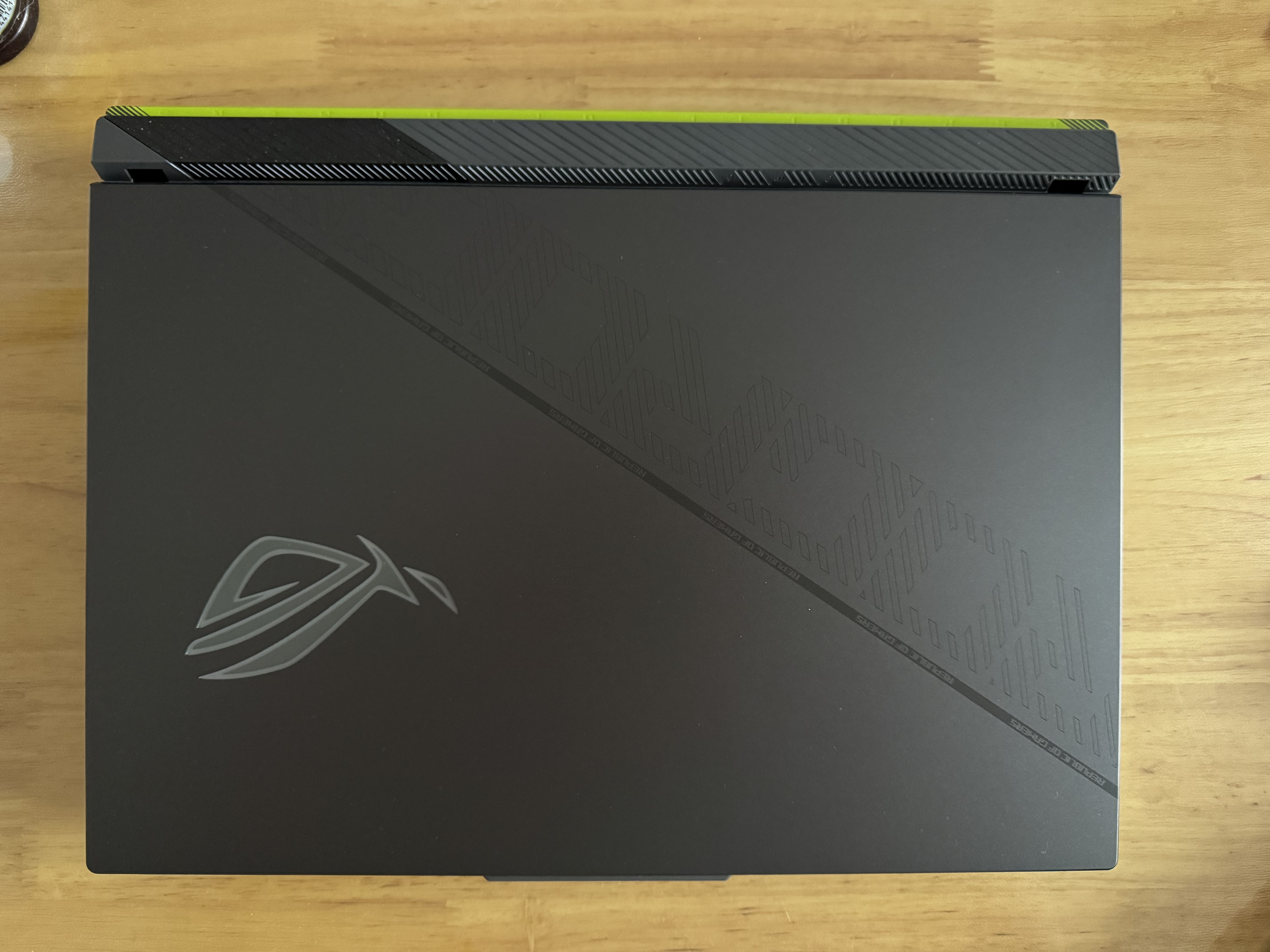 ROG【学生电竞首选】 枪神8 16英寸 RTX4060满血 14代酷睿i9 星云屏游戏本笔记本电脑 i9-14900HX/RTX4060 1T固态+16G内存 官方标配 16英寸 2.5K 240H 实拍图