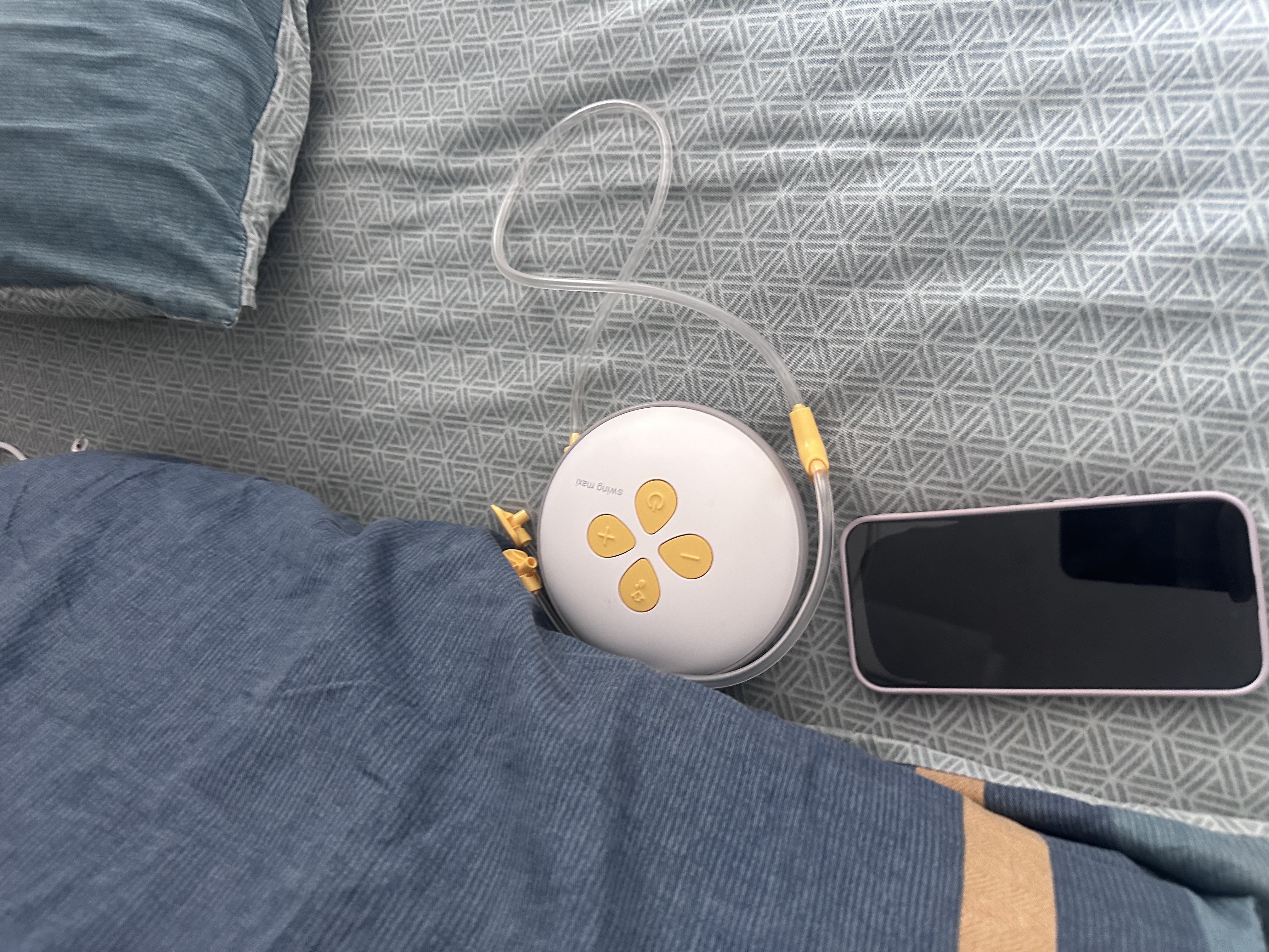 美德乐（Medela）吸奶器电动双边吸乳器便携式免手扶无痛按摩丝韵翼 蓝牙智能 实拍图