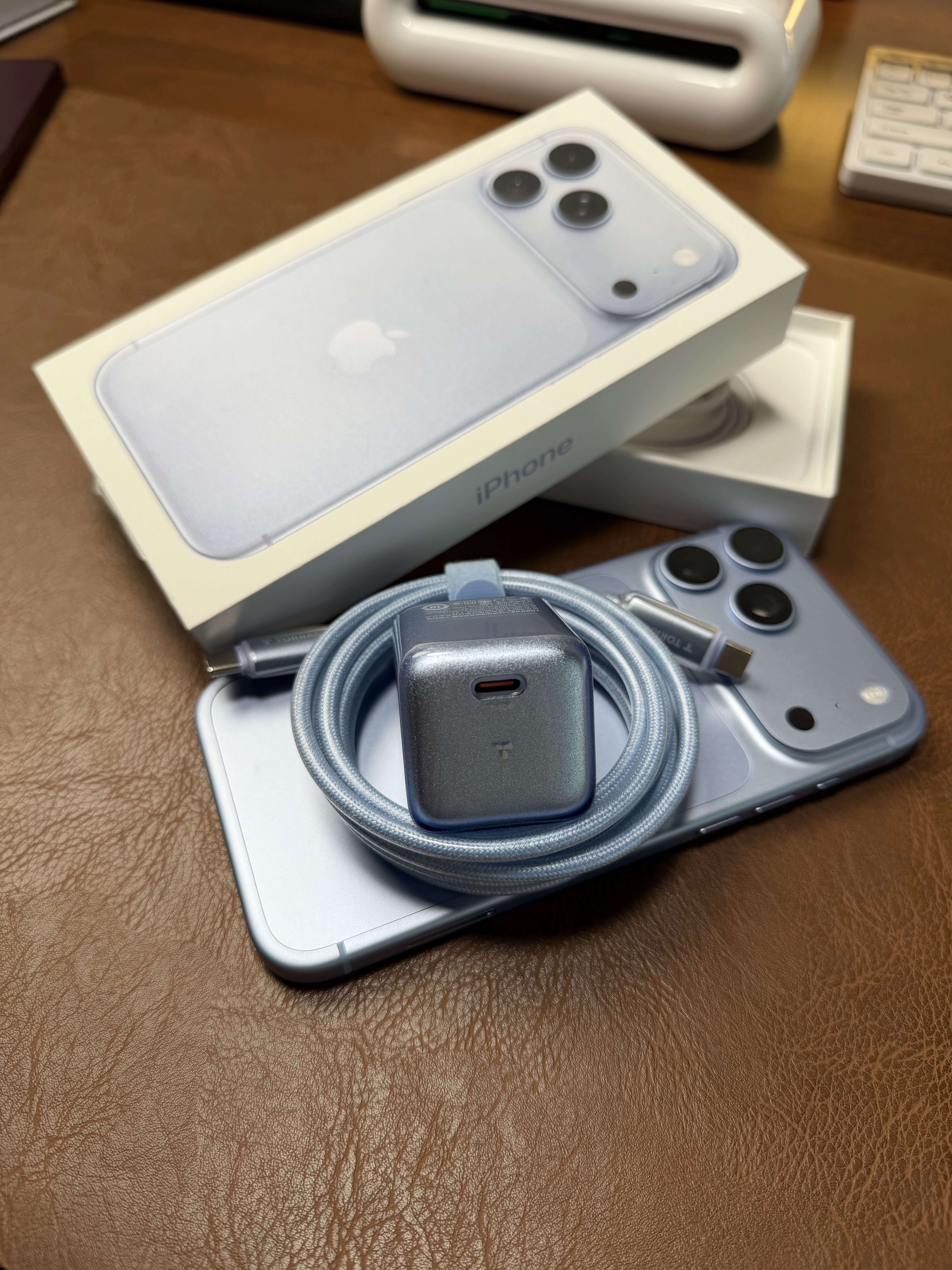 图拉斯小冰块X【苹果AVS协议丨60W满速快充】适用苹果18promax充电器iPhone18Pro充电头新款type-c套装 【冰川蓝】60W单头|适配苹果原装线 【苹果18新机专用】AVS协议丨6 实拍图
