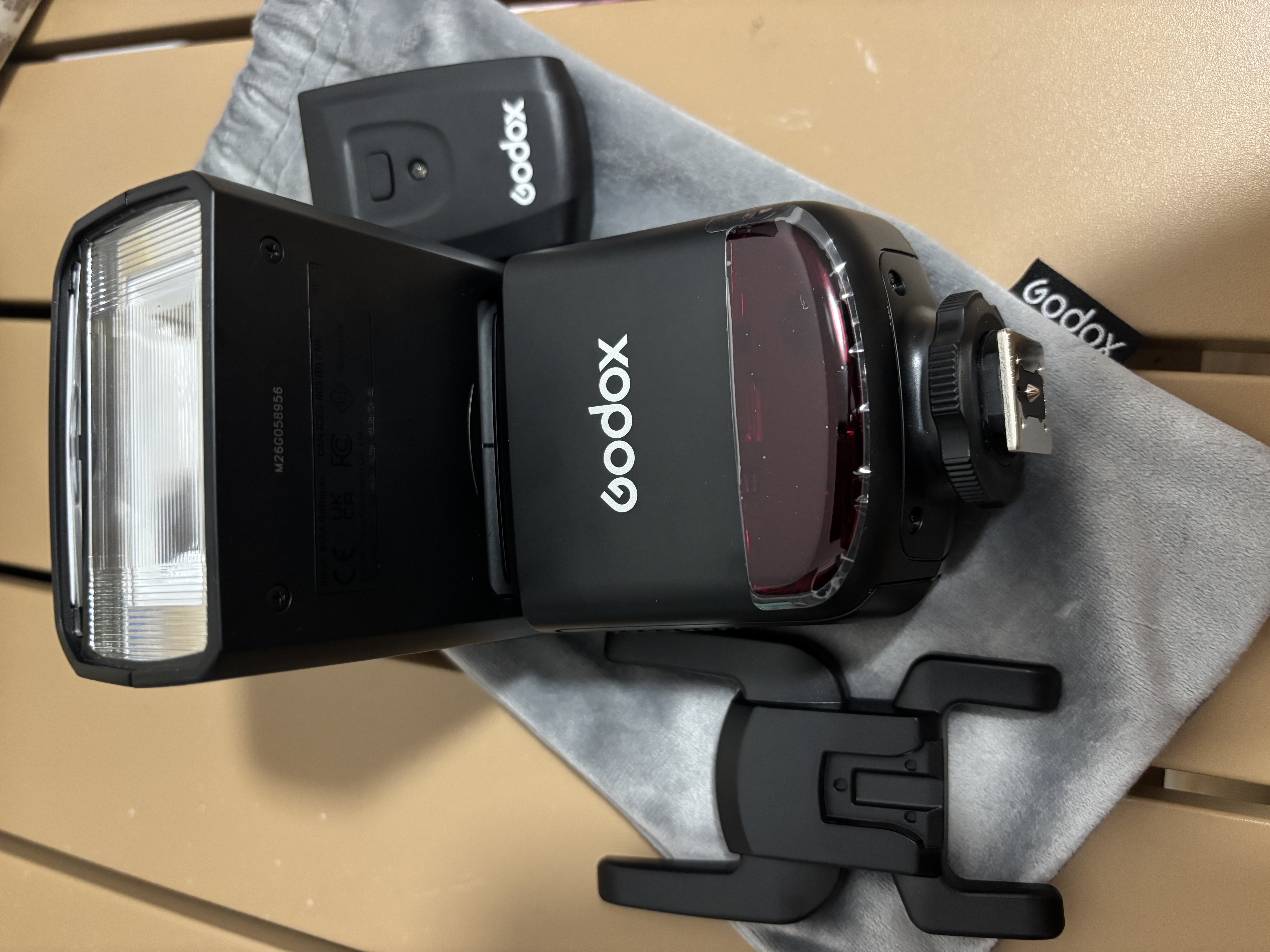 神牛（Godox）TT520III热靴机顶闪光灯 兼容佳能尼康索尼相机外拍闪光离机热靴闪光灯 通用型 （带引闪器） 实拍图