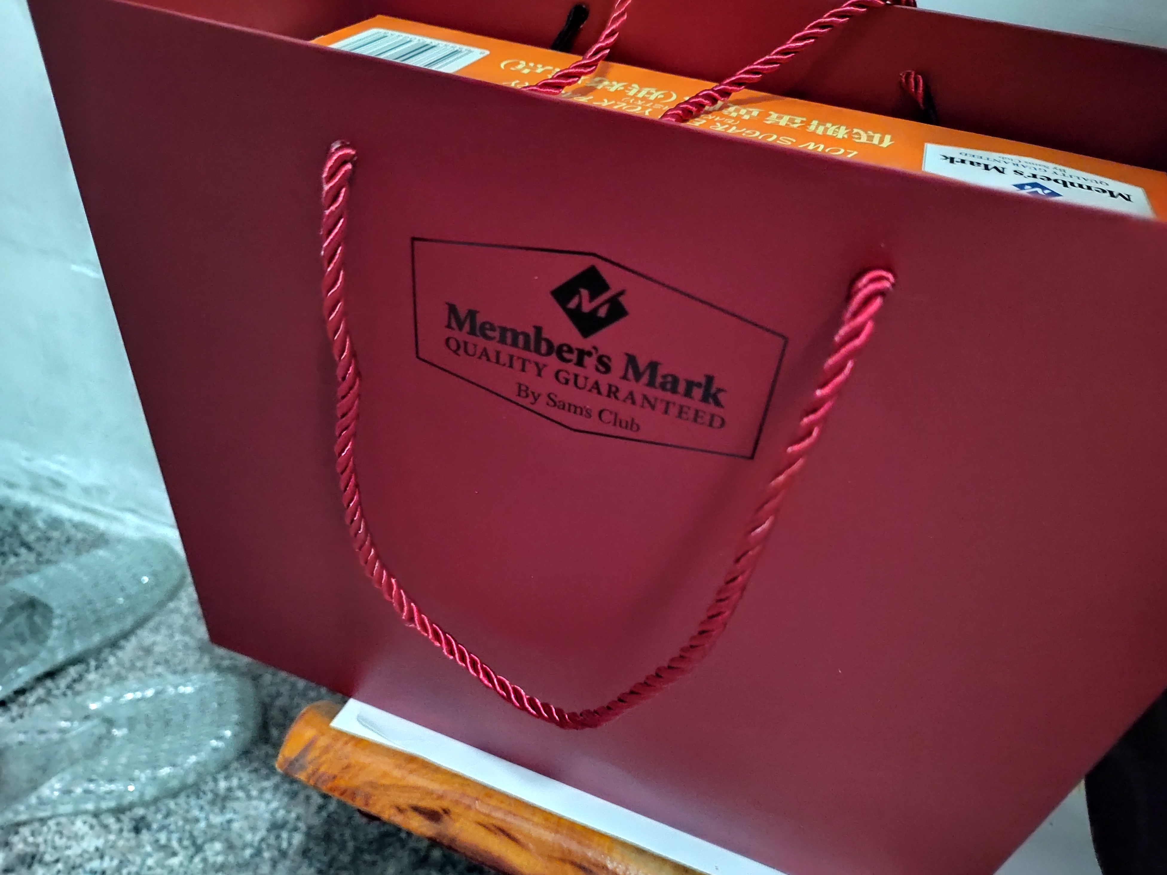 MEMBER'S MARK山姆代购低糖蛋黄酥红豆味原味雪媚娘海鸭蛋太阳饼礼盒 咸蛋黄味660g礼盒装12枚 实拍图