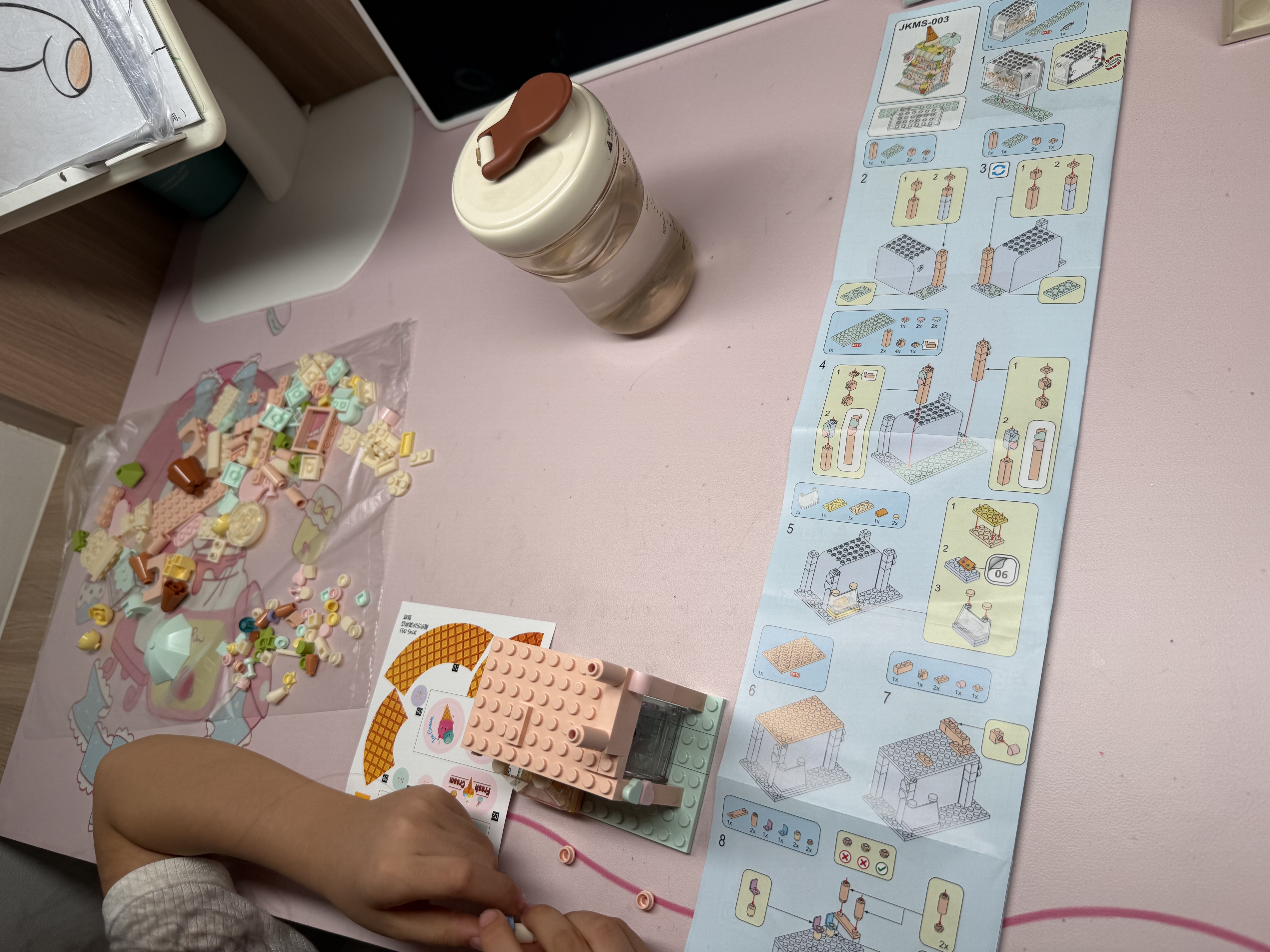 名创优品（MINISO）街景系列第9季积木拼装儿童玩具模型摆件生日礼物男女 兔兔萝卜町 实拍图