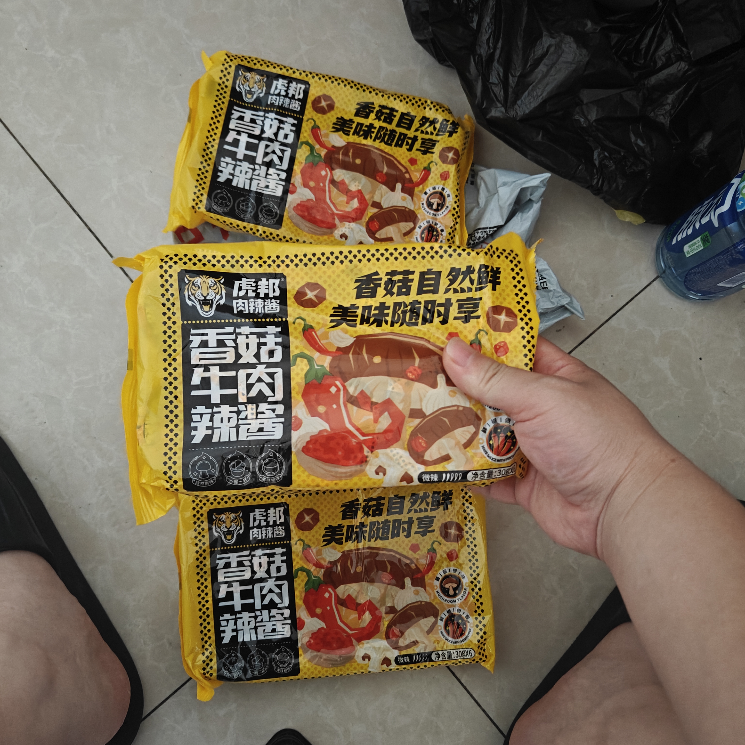 虎邦 辣椒酱 香菇牛肉30g*6杯 辣酱鲜椒酱 香辣味下饭菜 拌饭拌面酱 实拍图
