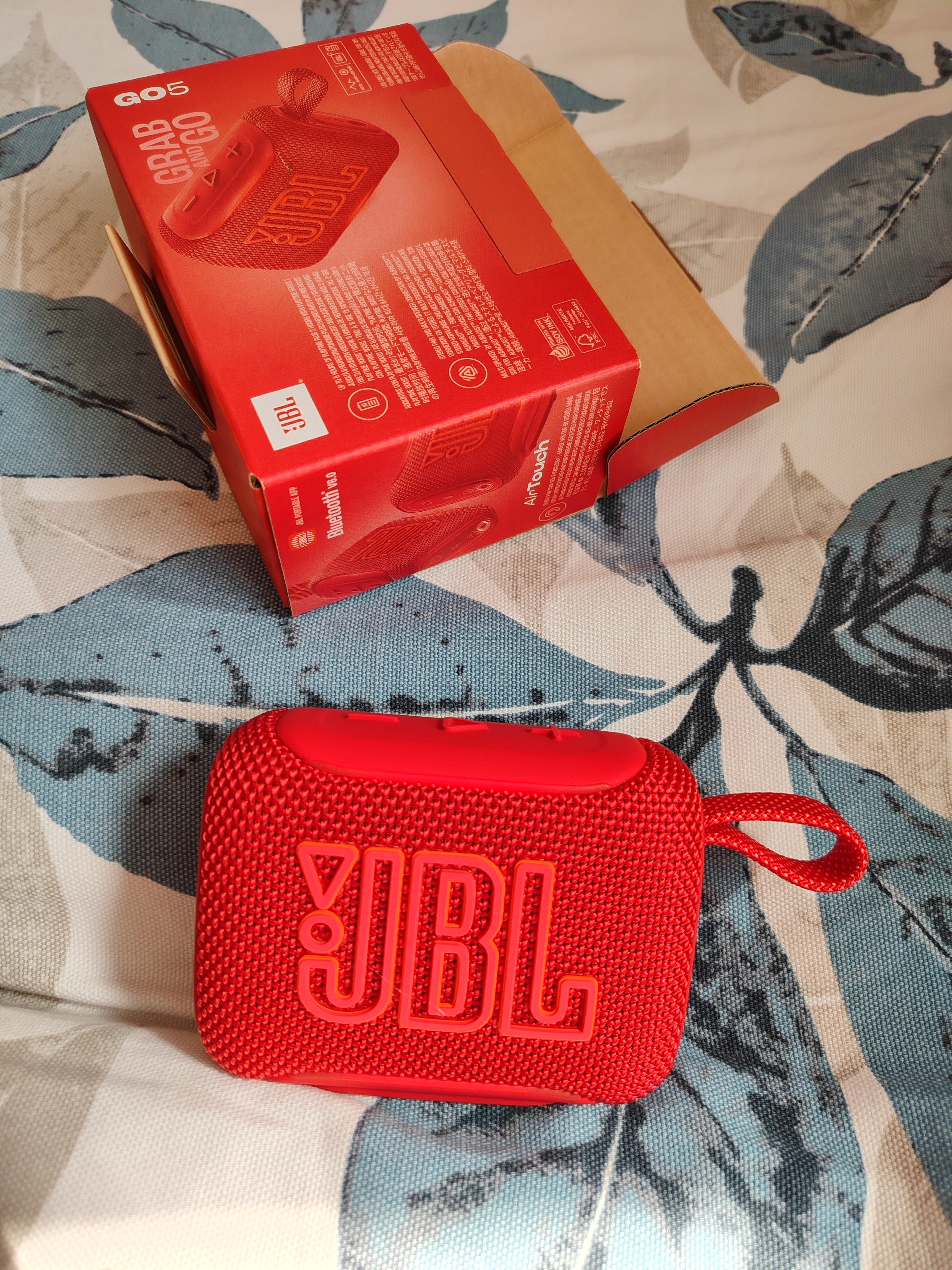 JBL GO5 音乐金砖五代 蓝牙音箱 便携迷你音响 氛围灯音箱 口袋音箱 Pocket出游搭子 中秋礼物 石榴红 实拍图