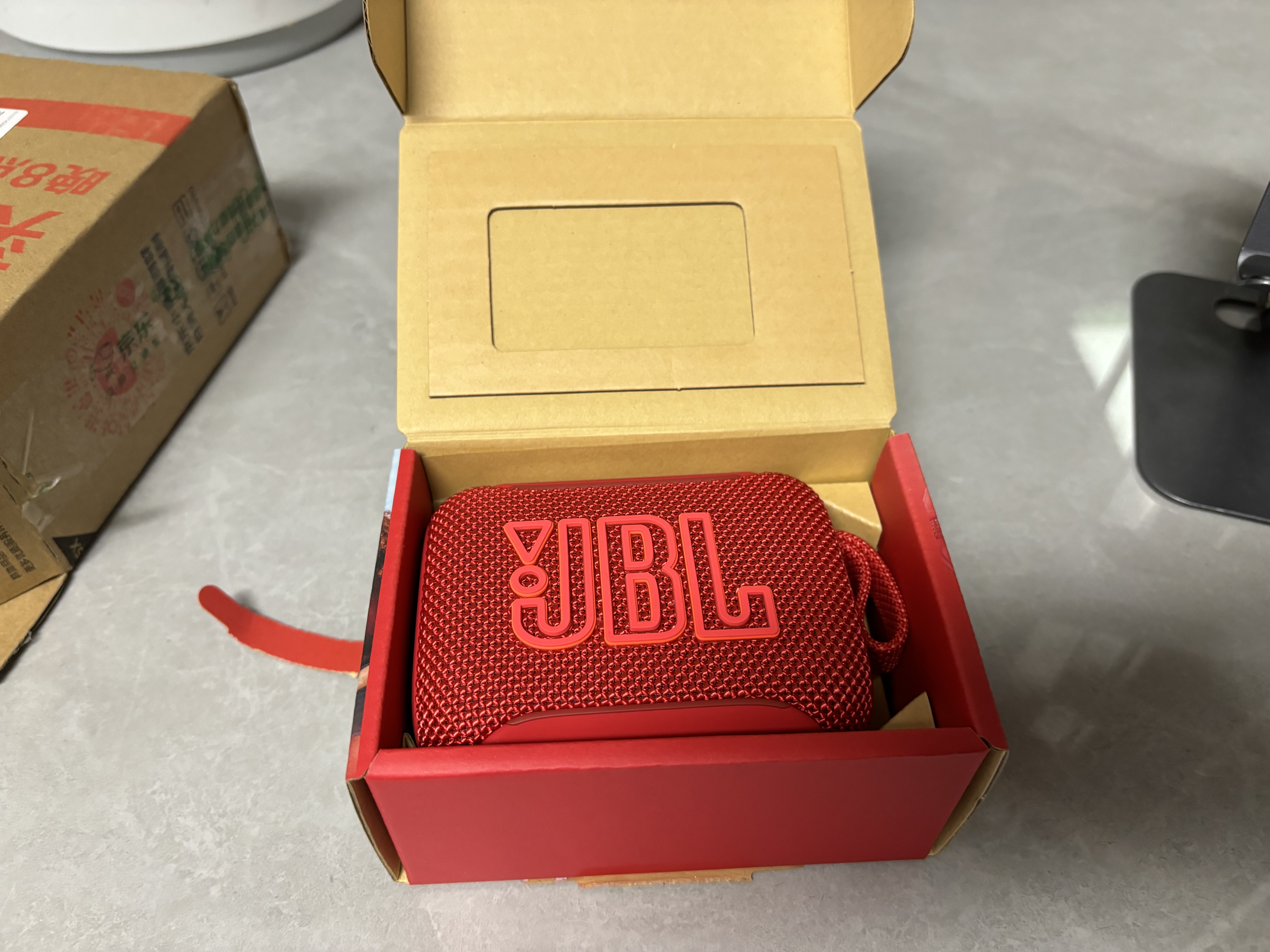JBL GO5 音乐金砖五代 蓝牙音箱 便携迷你音响 氛围灯音箱 口袋音箱 Pocket出游搭子 中秋礼物 石榴红 实拍图