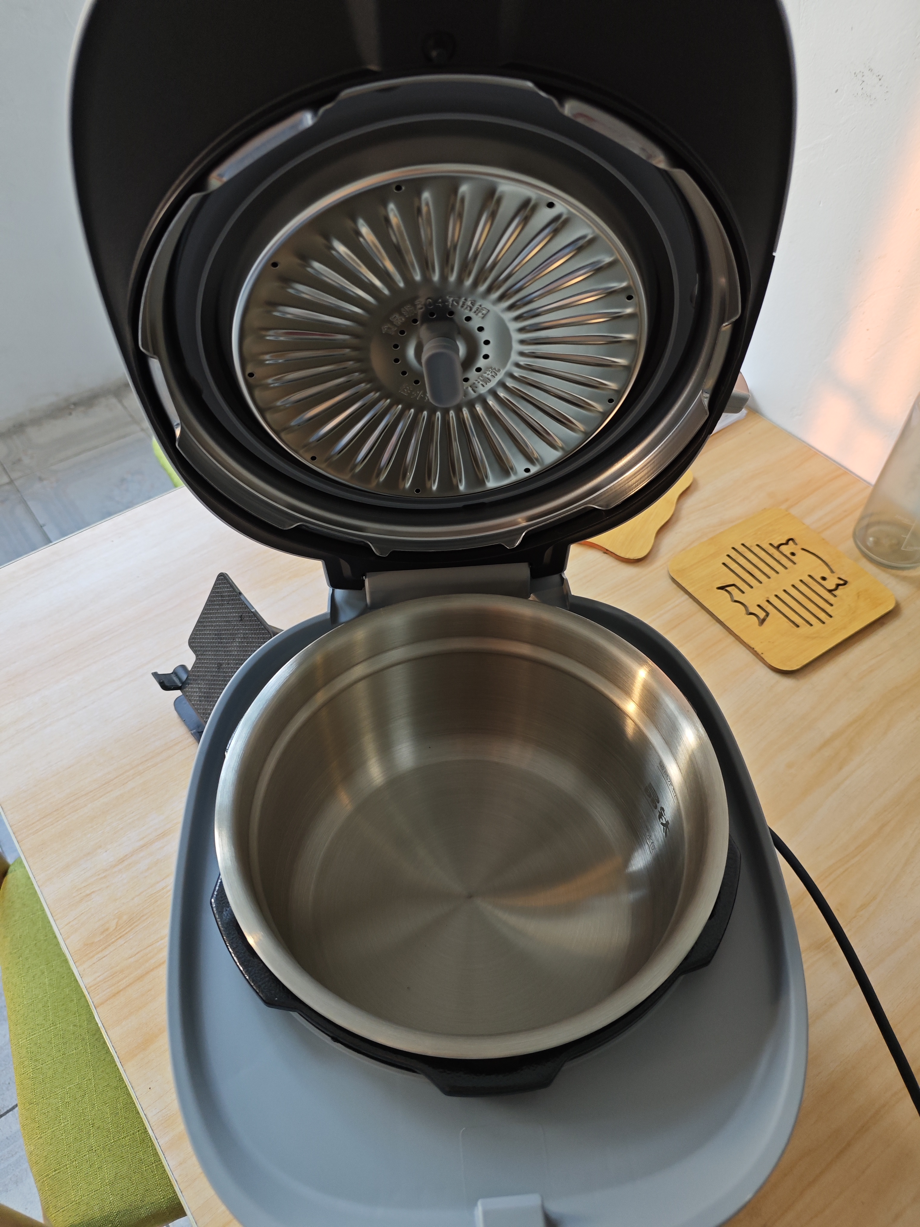 美的（Midea）IH加热大鸭梨AI智能120kPa电压力锅晶钛0涂层高压锅5L多功能新款电饭煲家用4-6人智能预约MY-S6 实拍图