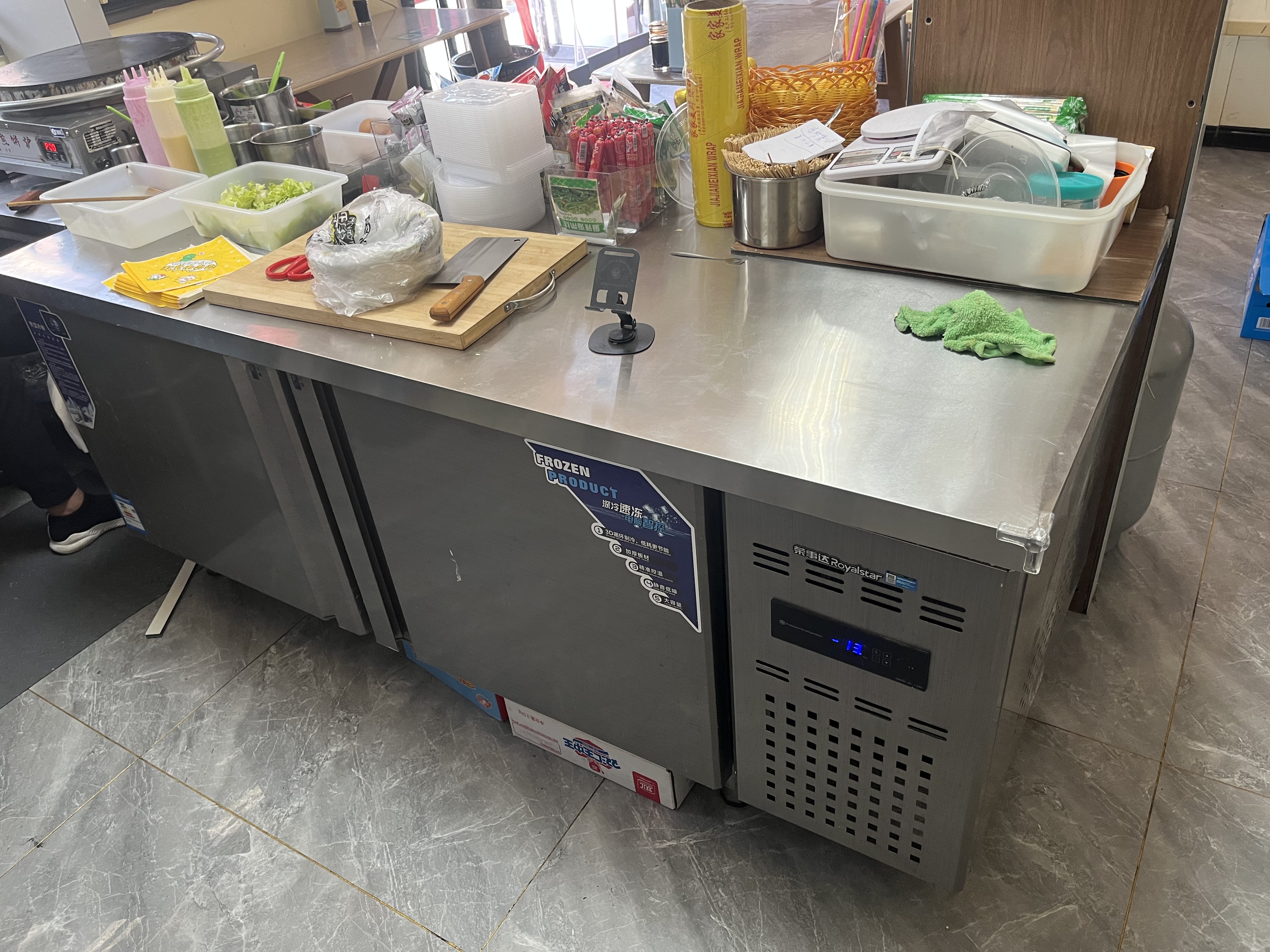荣事达【2026新款】冷藏操作台冰柜工作台商用冷藏冷冻两用双温保鲜冷柜厨房不锈钢台面冰箱一体柜80cm宽 双温丨1.8*0.8*0.8M【铜芯降耗60%】 晒单实拍图