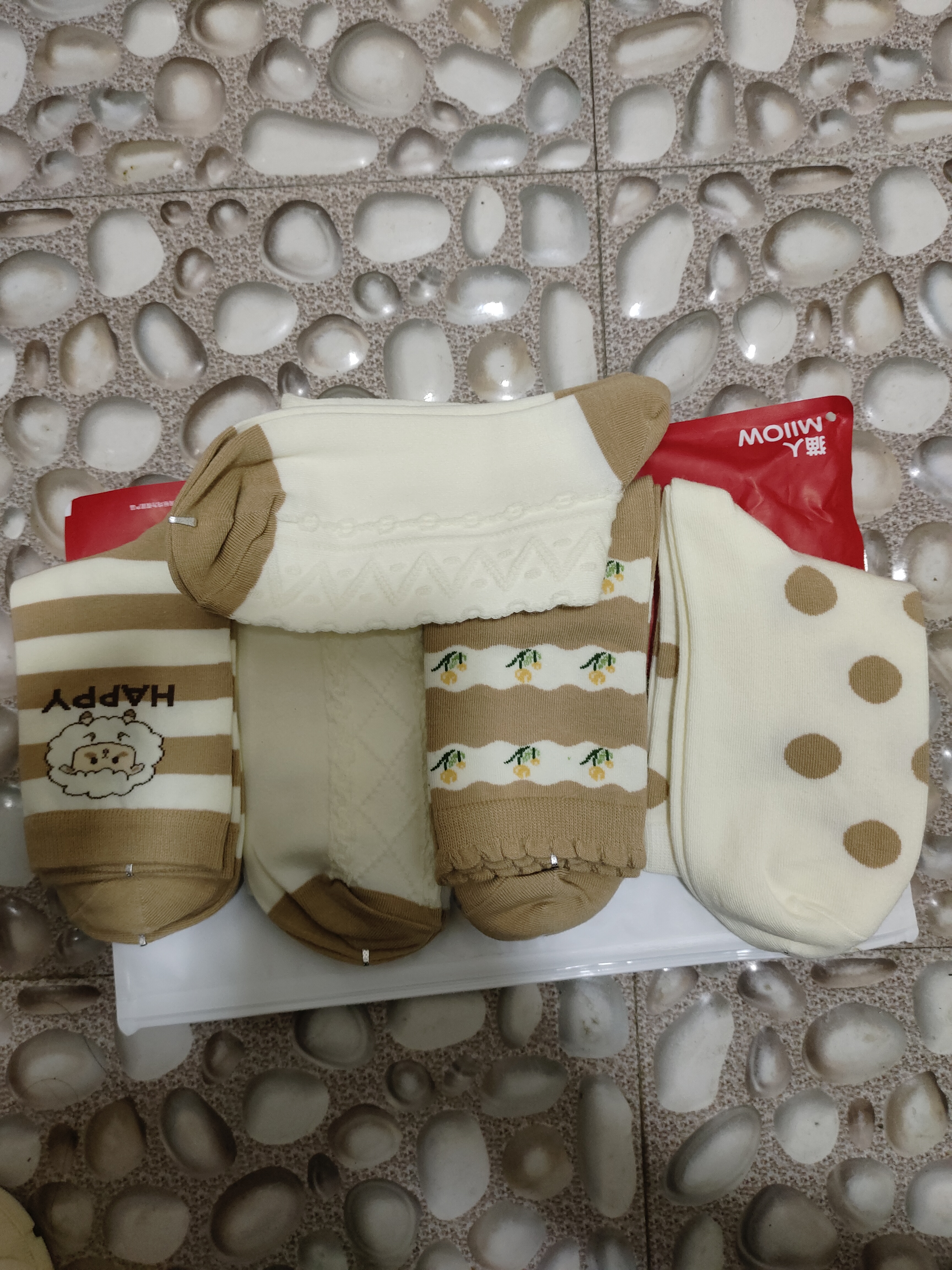 猫人5双美拉德袜子女春秋季咖色中筒袜26新款女士卡通小羊甜美学生袜 实拍图