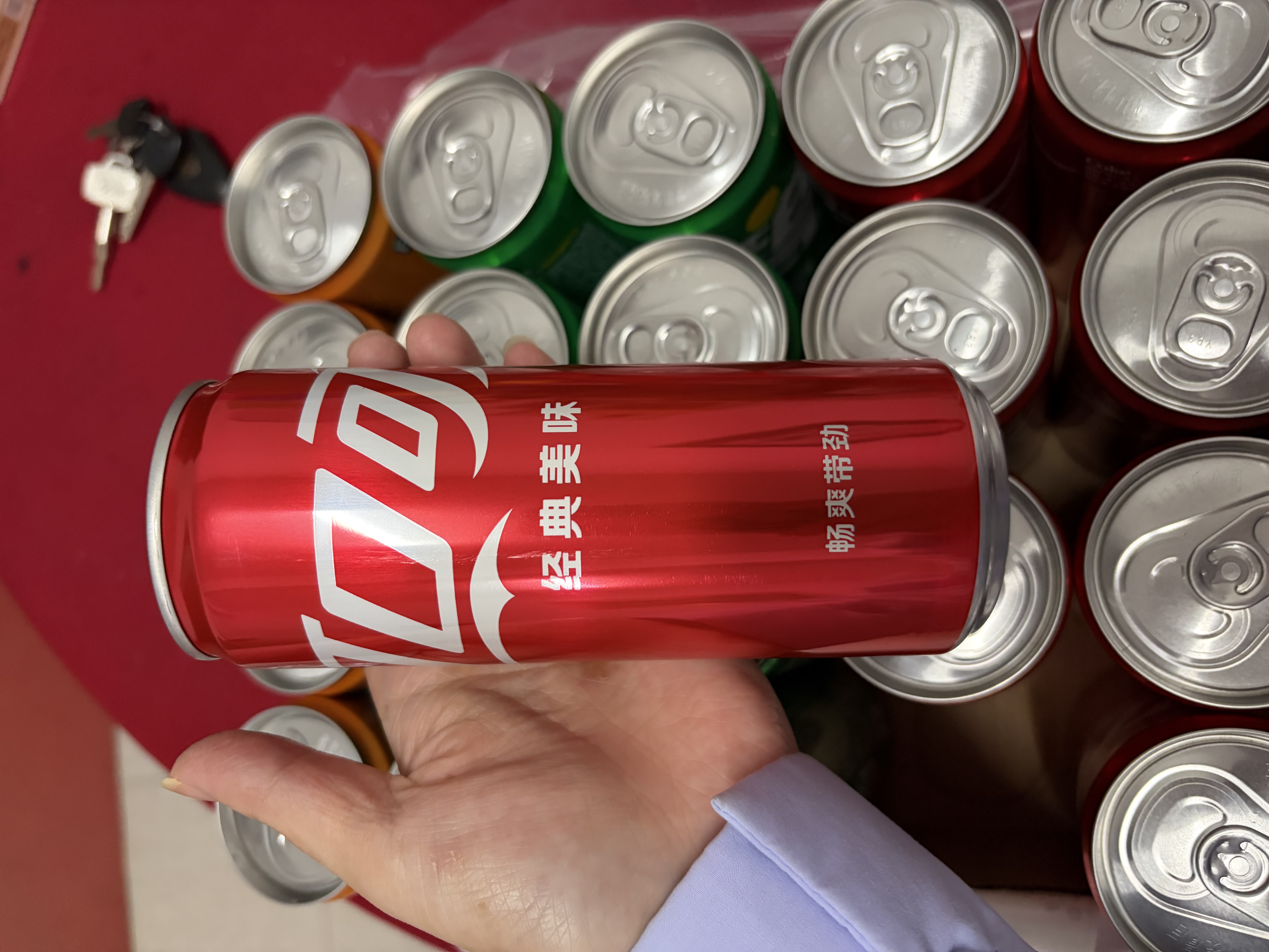 可口可乐（Coca-Cola）混合汽水 可乐x12罐+雪碧x8罐+芬达x4罐 （330ml*24罐） 实拍图