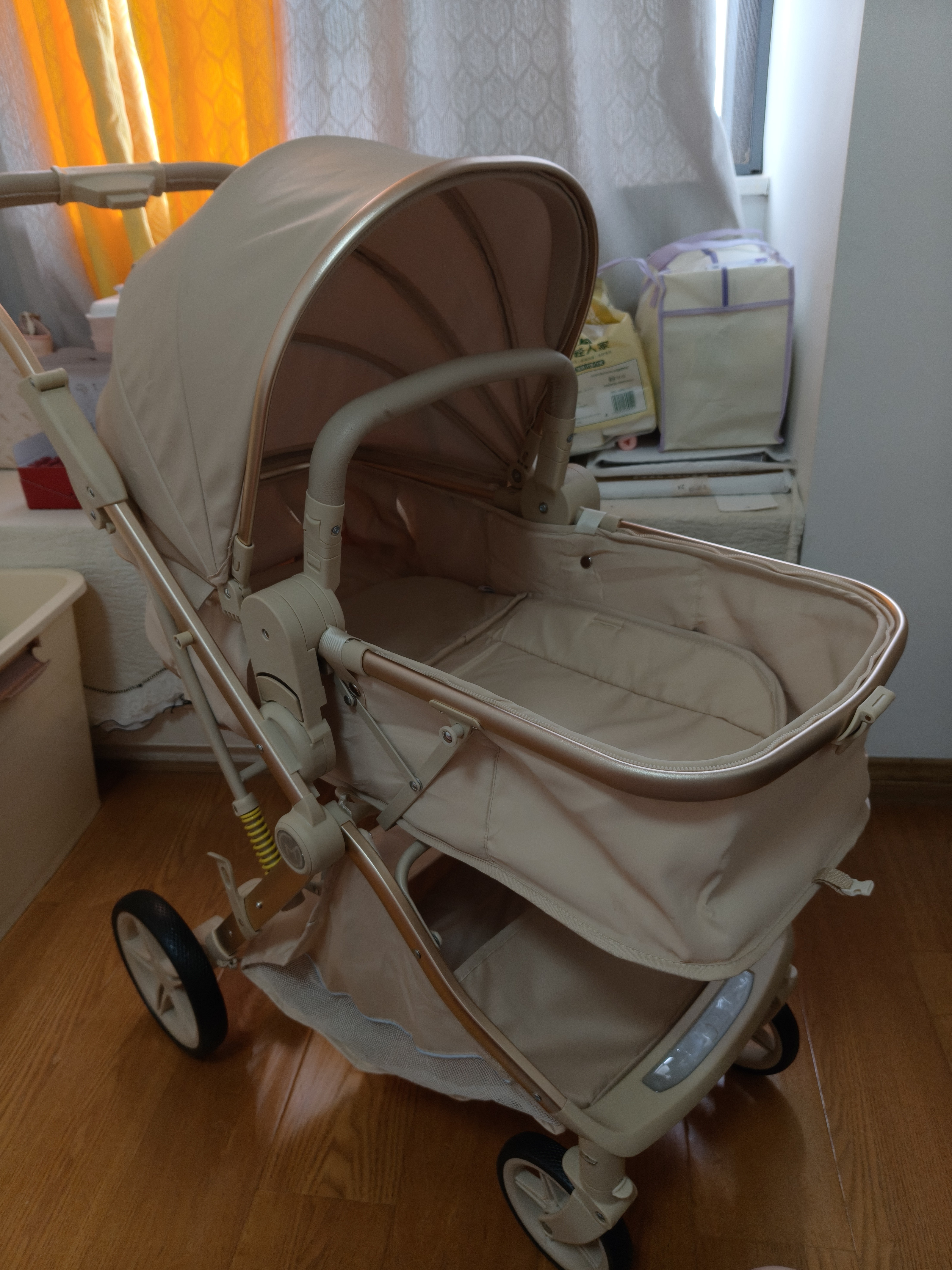 可美嘉婴儿推车可坐可躺轻便折叠新生儿双向婴儿车高景观宝宝手推车 香槟金Pro Max+(全罩+轻便护脊) 实拍图
