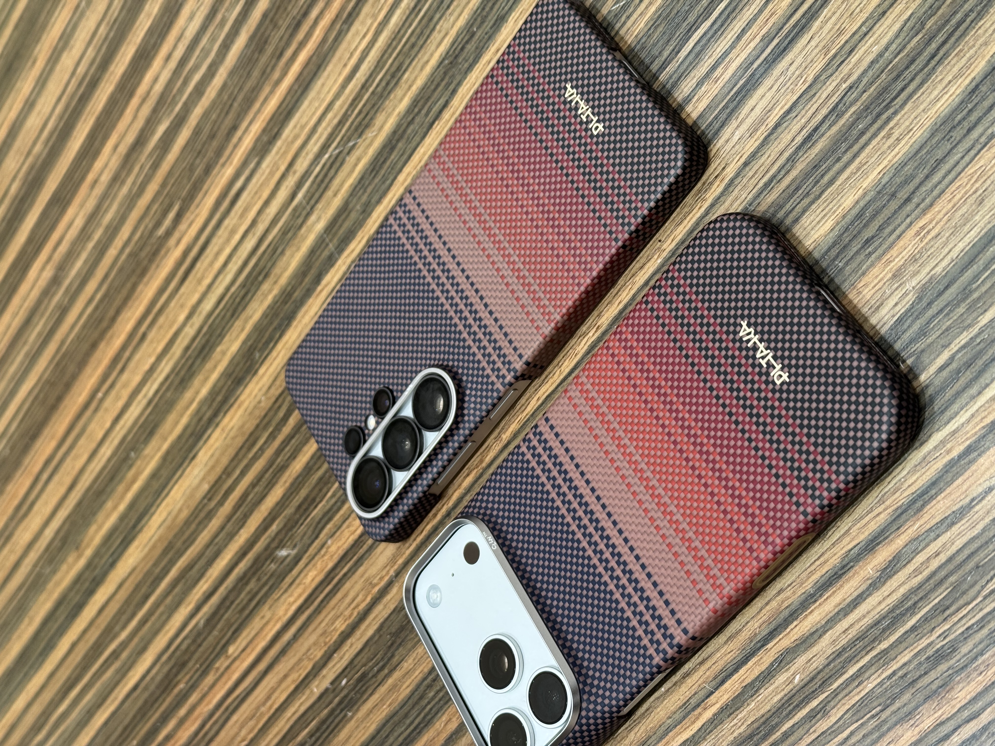 PITAKA适用苹果iPhone18ProMax手机壳相机按键全包裸机手感磁吸凯夫拉芳纶碳纤维纹高级感保护套 日落 实拍图