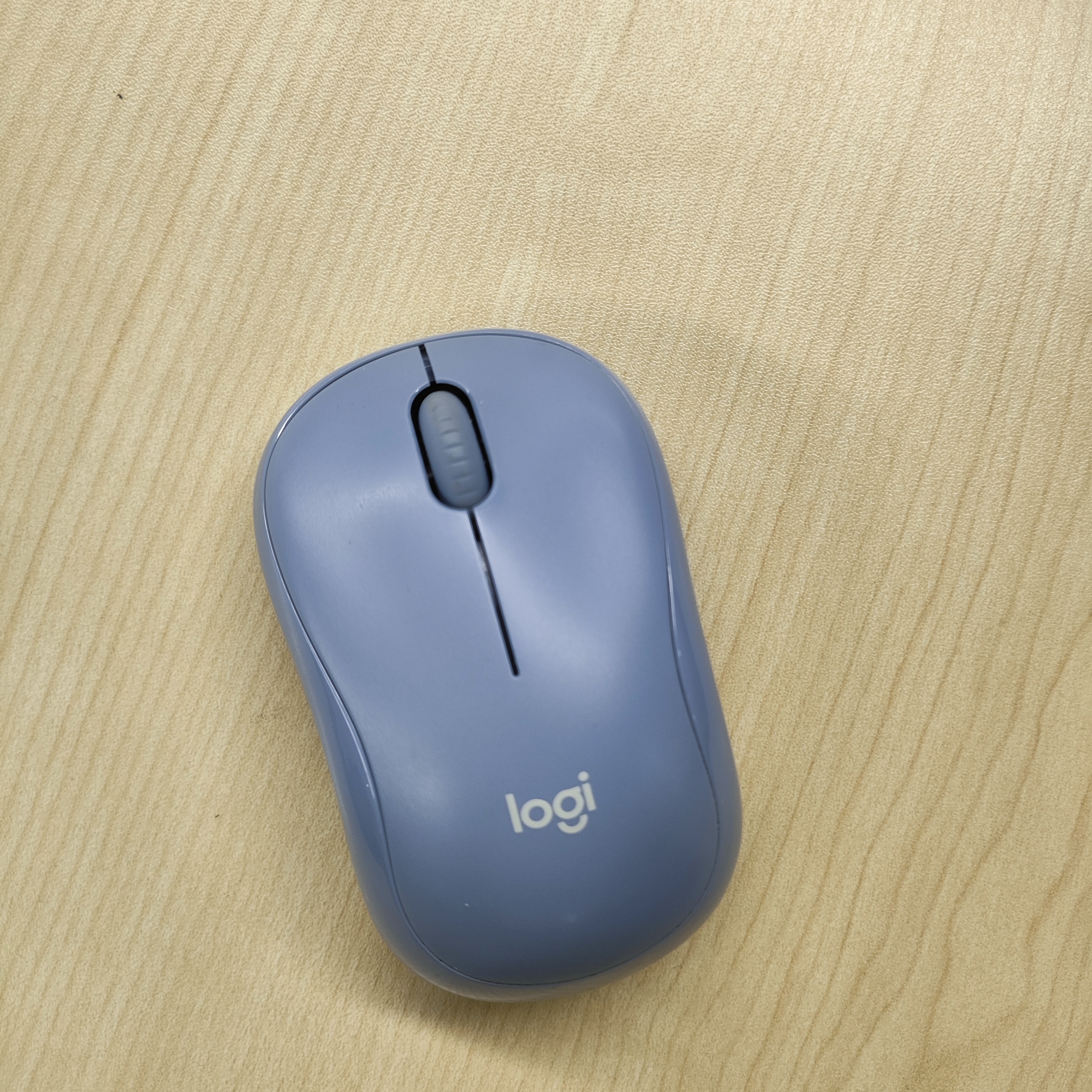 罗技（Logitech）M185鼠标 无线鼠标 办公鼠标 对称鼠标 黑色灰边 带无线2.4G接收器 实拍图