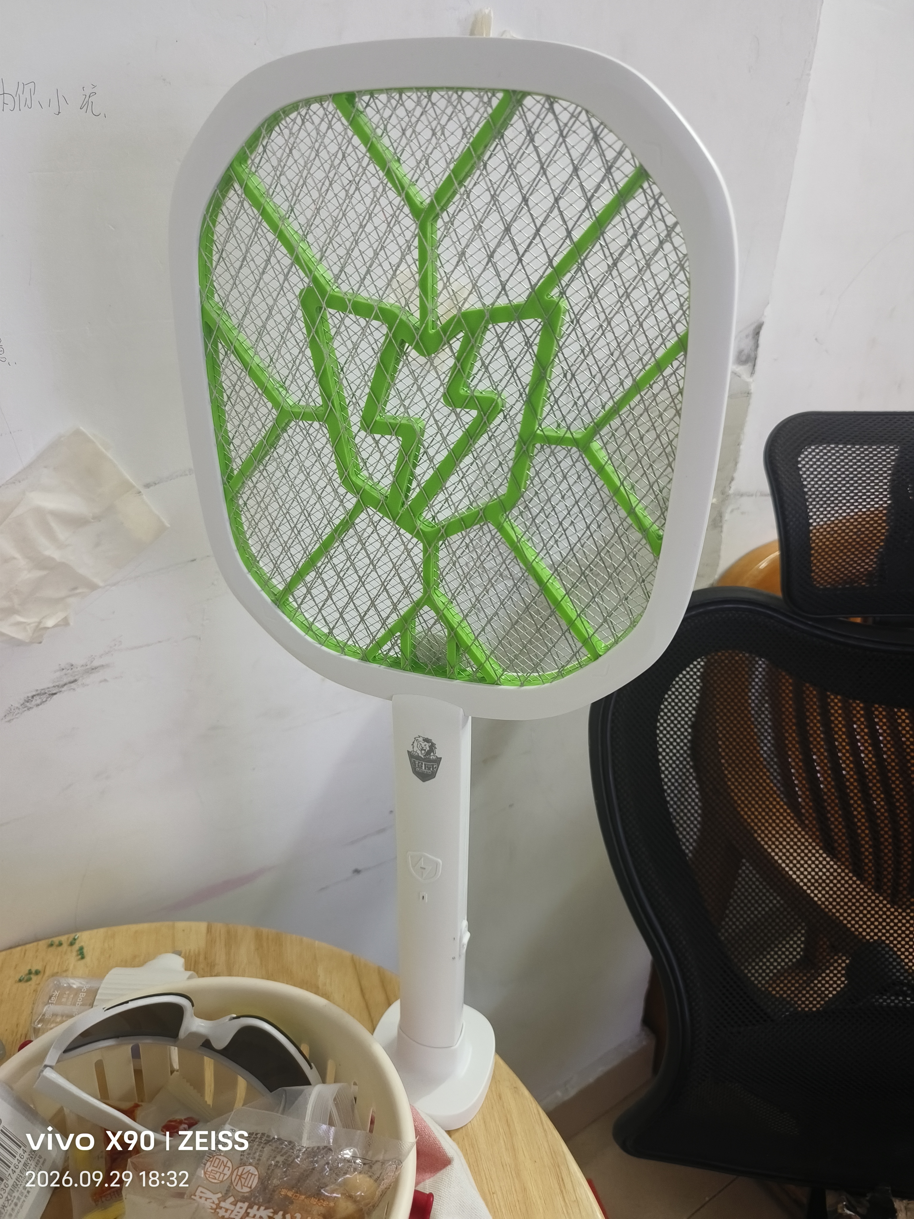超威电蚊拍灭蚊紫光灯诱蚊 阻燃多功能强力充电家用大网面灭蚊器便捷 实拍图