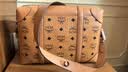 MCM【礼物】KLASSIK中号手提包斜挎包通勤包情侣款干邑色 实拍图