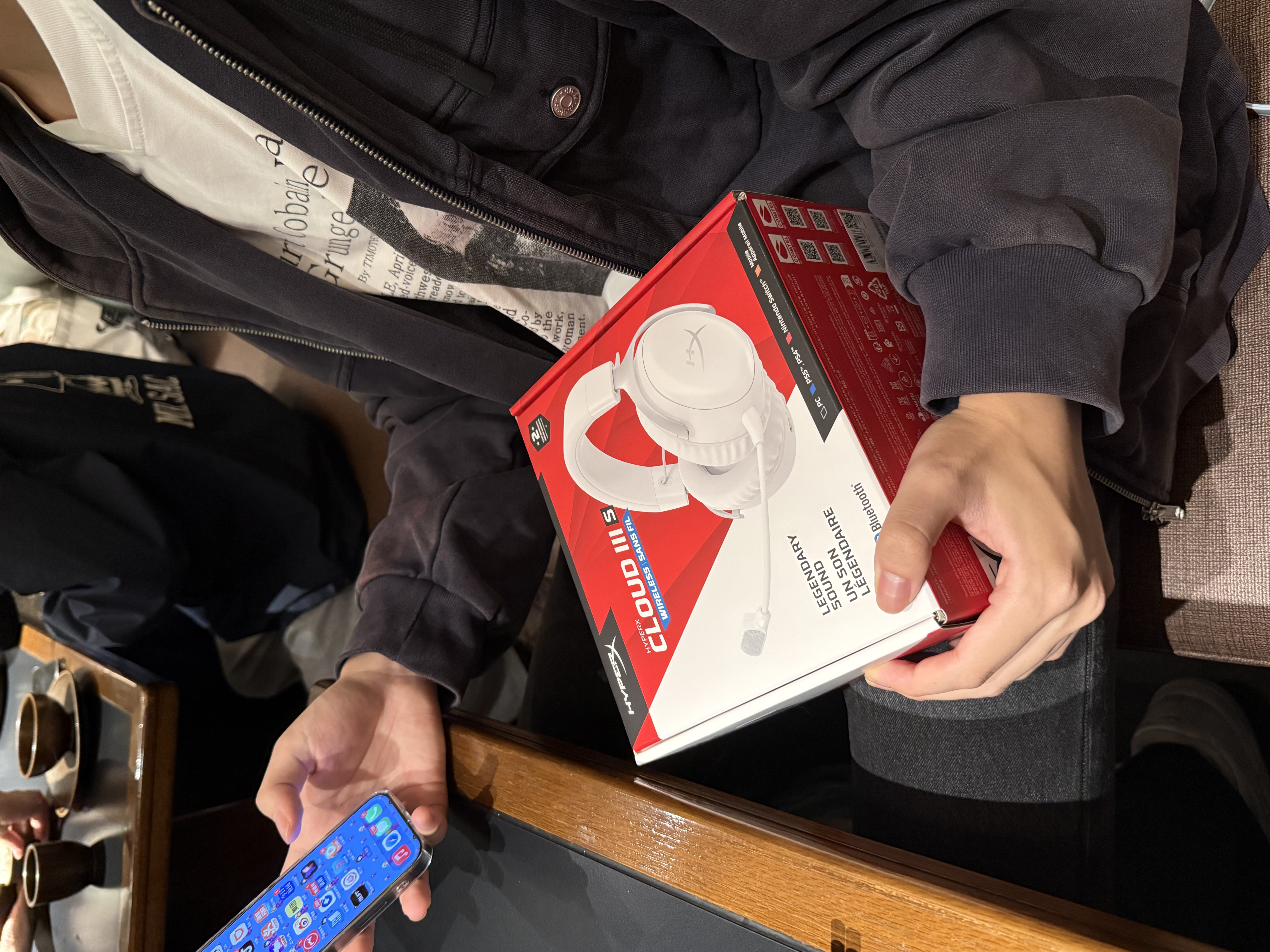 极度未知（HYPERX）飓风2飓风3系列电竞游戏耳机头戴式 fps吃鸡耳麦降噪麦克风 原金士顿cloud2电竞耳机 飓风3无线加强版 冰霜白【200小时长续航】 实拍图