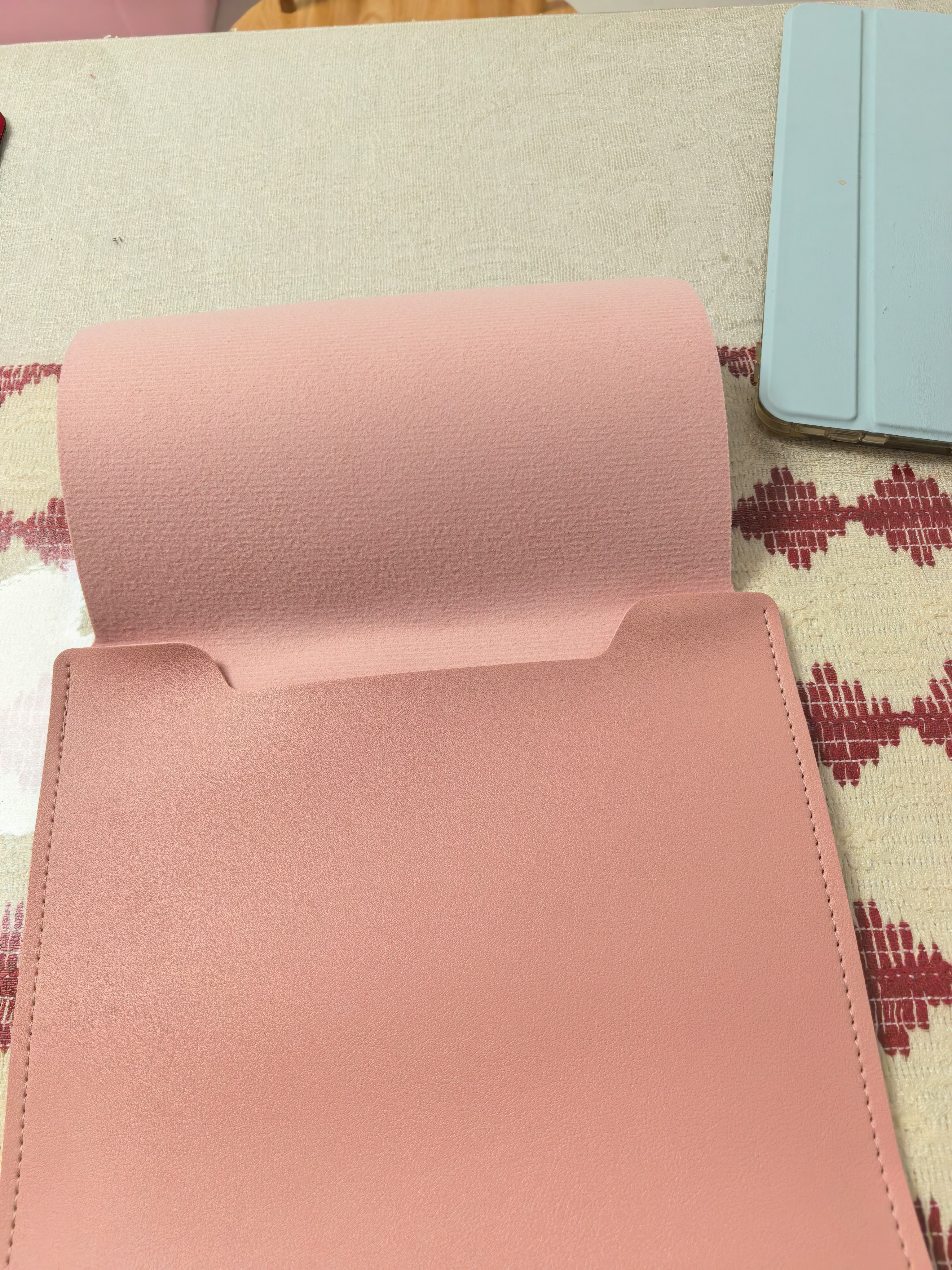 惠普（HP）Pack t笔记本电脑内胆包14 英寸 轻薄简约电脑包内胆包  适用平板 商务出差粉色 实拍图