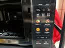 美的（Midea）微波炉烤箱一体机900w微波1000w烧烤平板光波速热23L容量变频2026新款彩膜家用一级能效 （C32） 实拍图