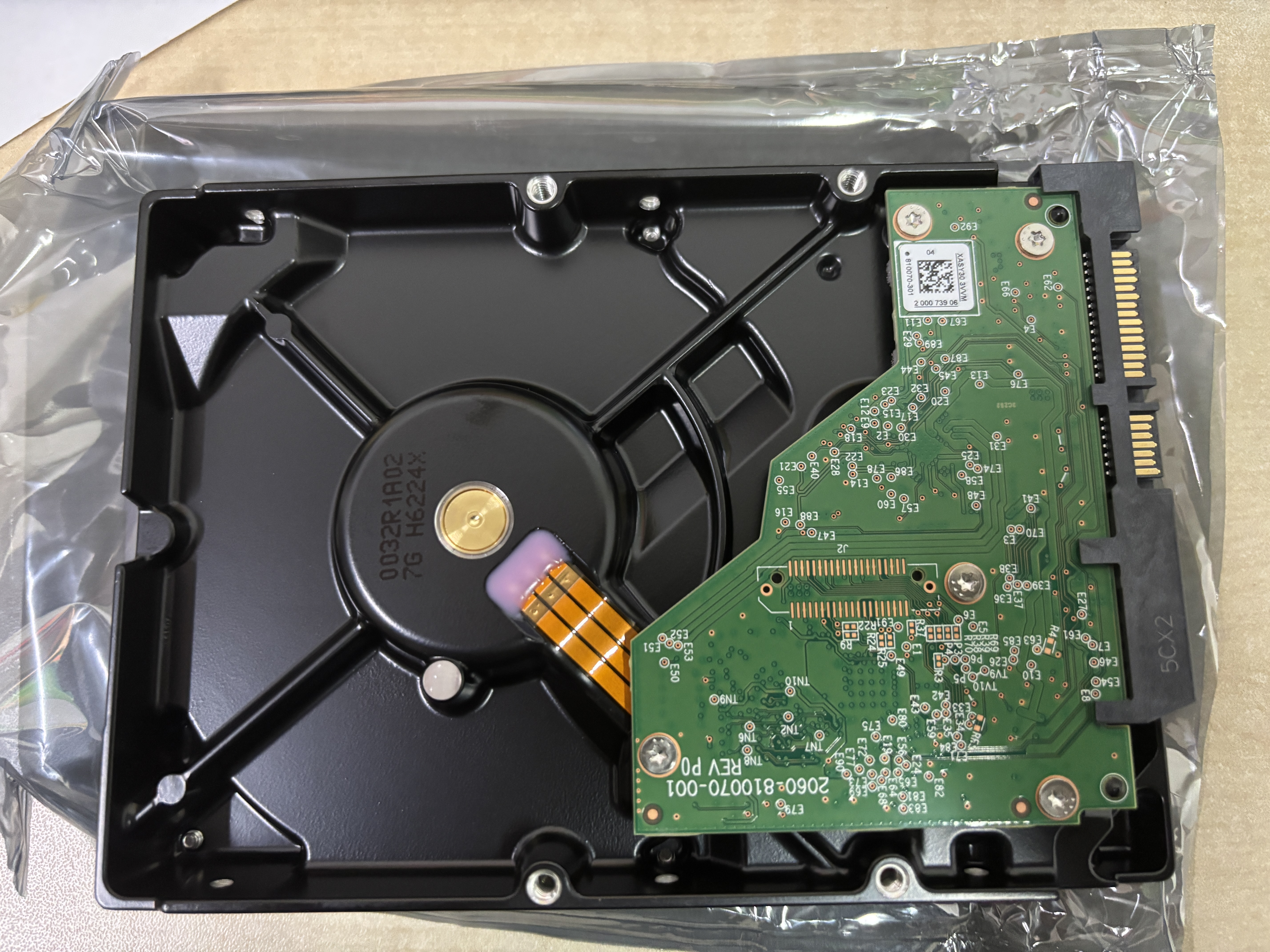 西部数据（WD）4TB 台式机机械硬盘 WD Blue 西数蓝盘 3.5英寸 5400转 128MB SATA CMR垂直技术 WD40EZZX AI硬盘 实拍图