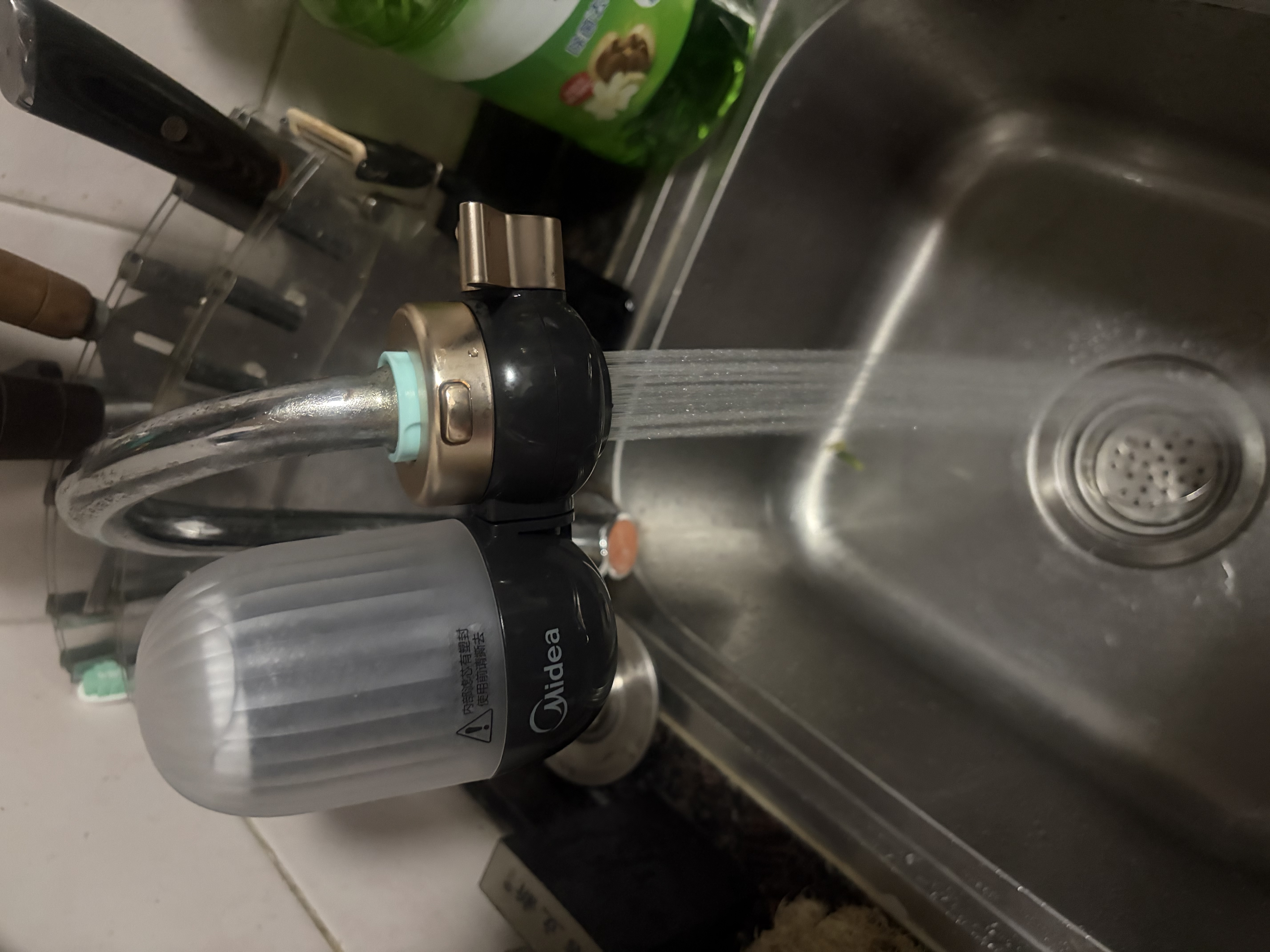 美的（Midea）水龙头过滤器家用厨房自来水净水器 活性炭12级精滤 可清洗 除氯除异味除垢 通用安装前置滤水器 1机1芯【可冲洗滤芯】活性炭增强版滤芯 实拍图