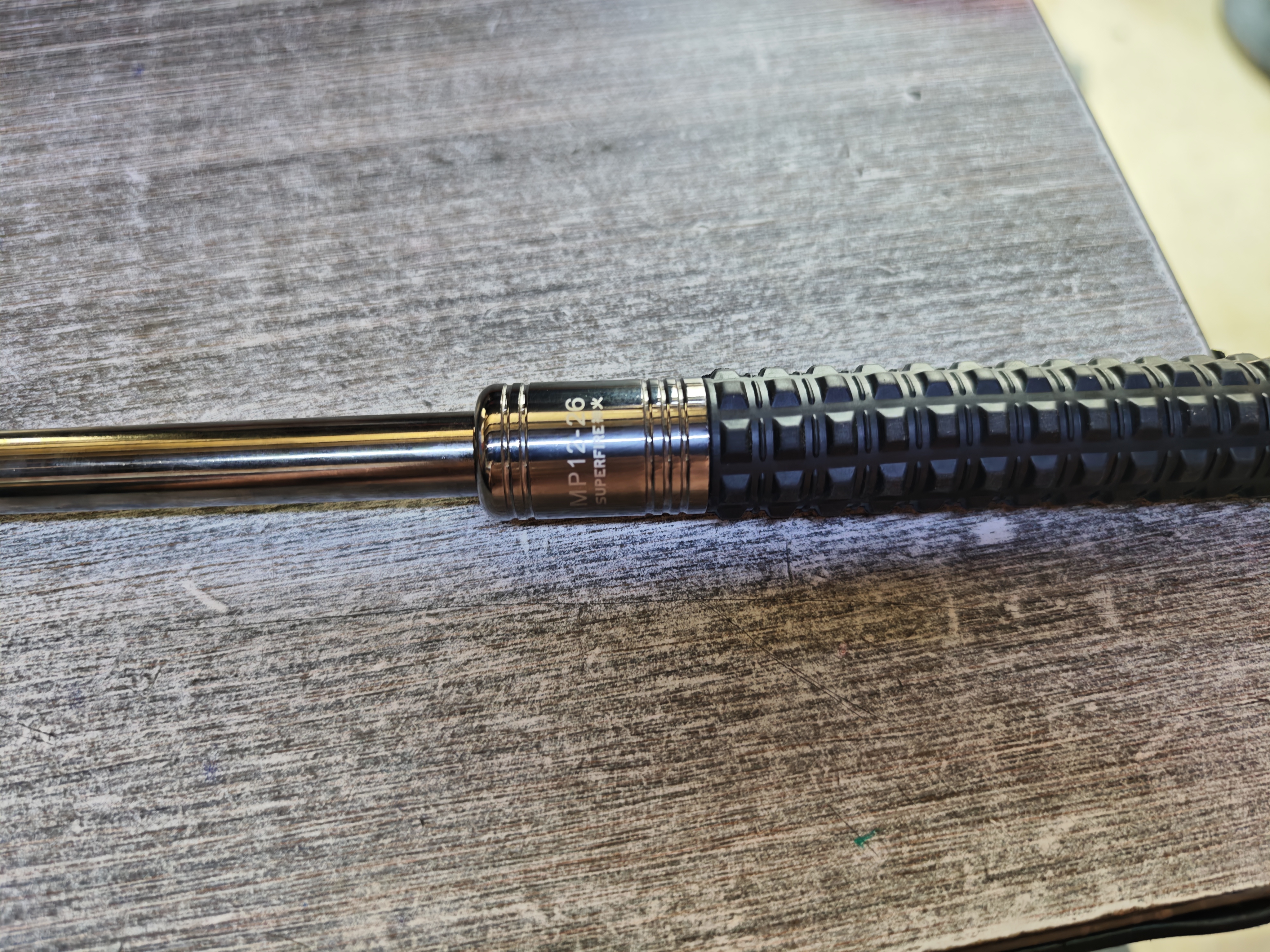 神火（SupFire）MP12实心合法防身武器伸缩防身棍棒车载便携防身甩棍棒26英寸 实拍图