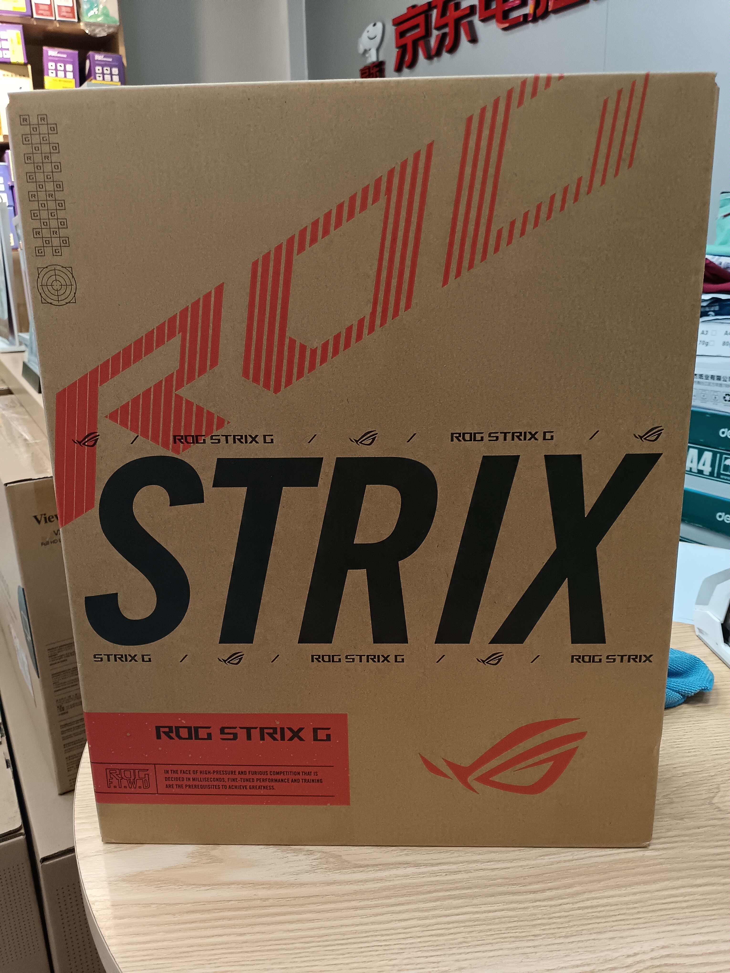 ROG魔霸10 锐龙9 16英寸游戏本笔记本电脑(R9 9955HX 16G 1T RTX5070 2.5K 300Hz) 实拍图
