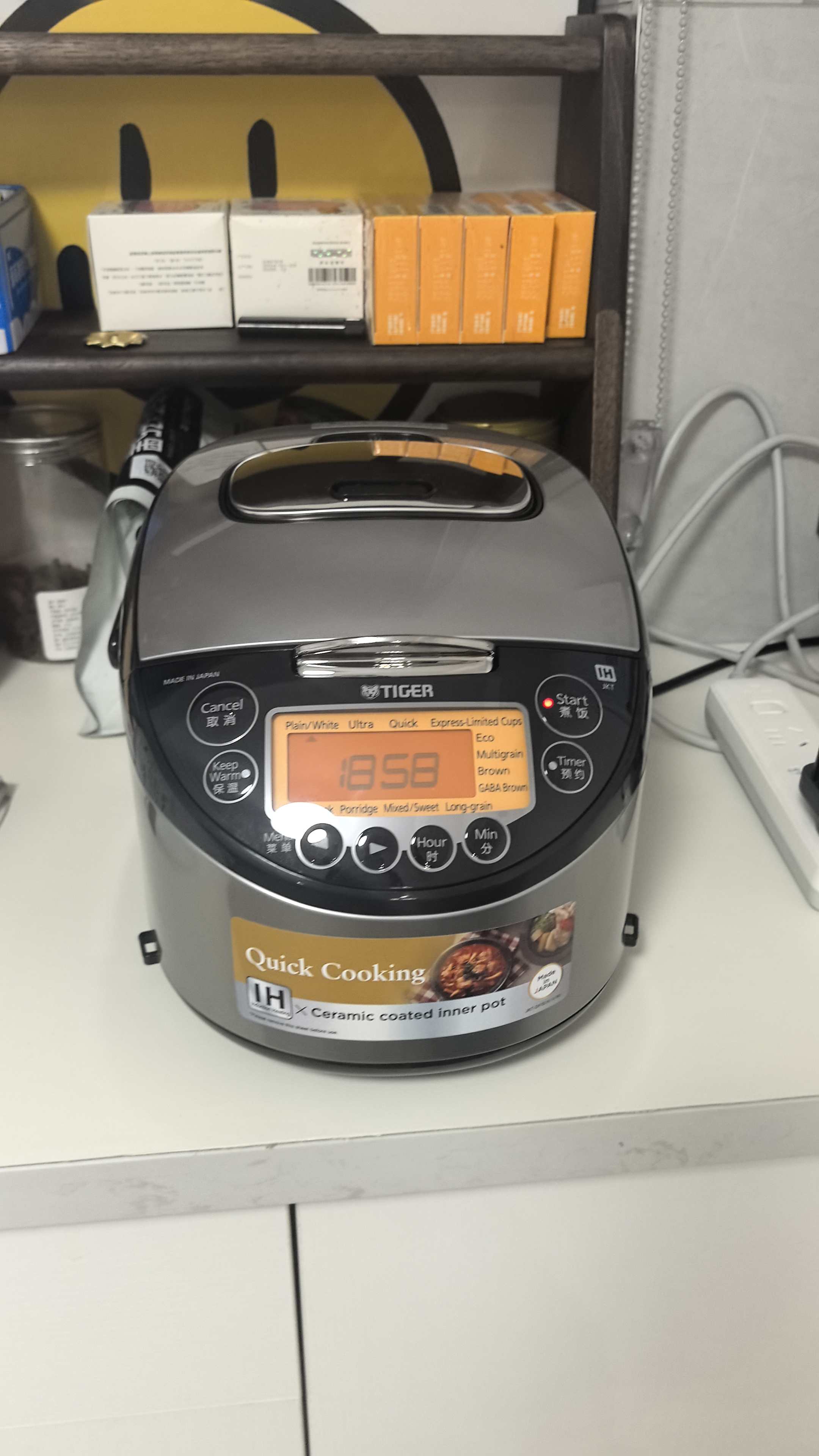 虎牌（TIGER）电饭煲日本原装进口IH加热三层土锅涂层内胆电饭锅家用3-4人24小时预约JKT-F10W SKZ 银黑色3L送礼 实拍图