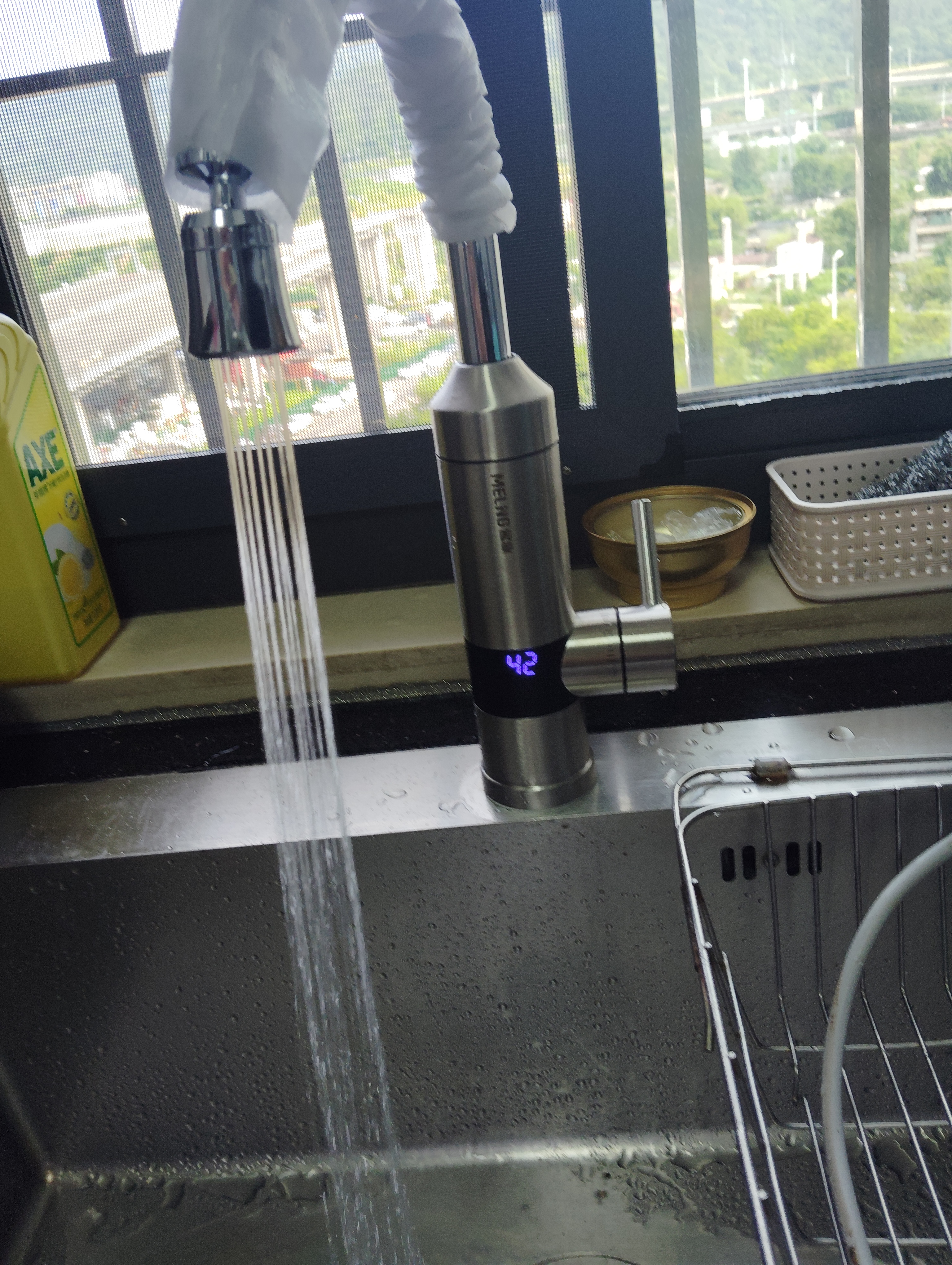 美菱（MeiLing）电热水龙头不锈钢快速加热厨房小厨宝家用即热式电热水器下进水冷热两用水龙头赠漏保MF-D314 实拍图