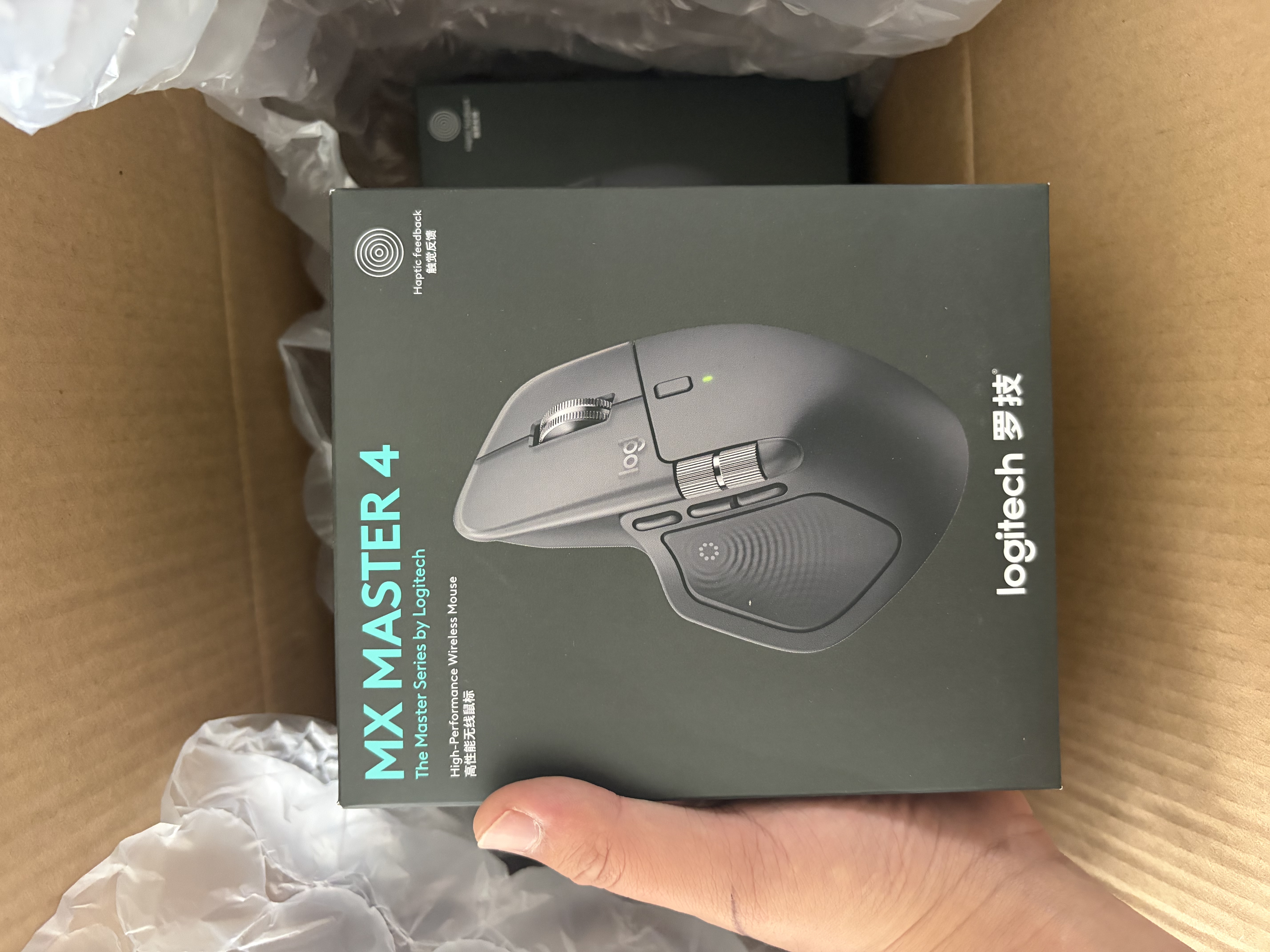 罗技（Logitech）大师系列 MX Master 4 高性能无线蓝牙鼠标  办公鼠标 静音鼠标  升级款 石墨黑 带无线接收器 实拍图
