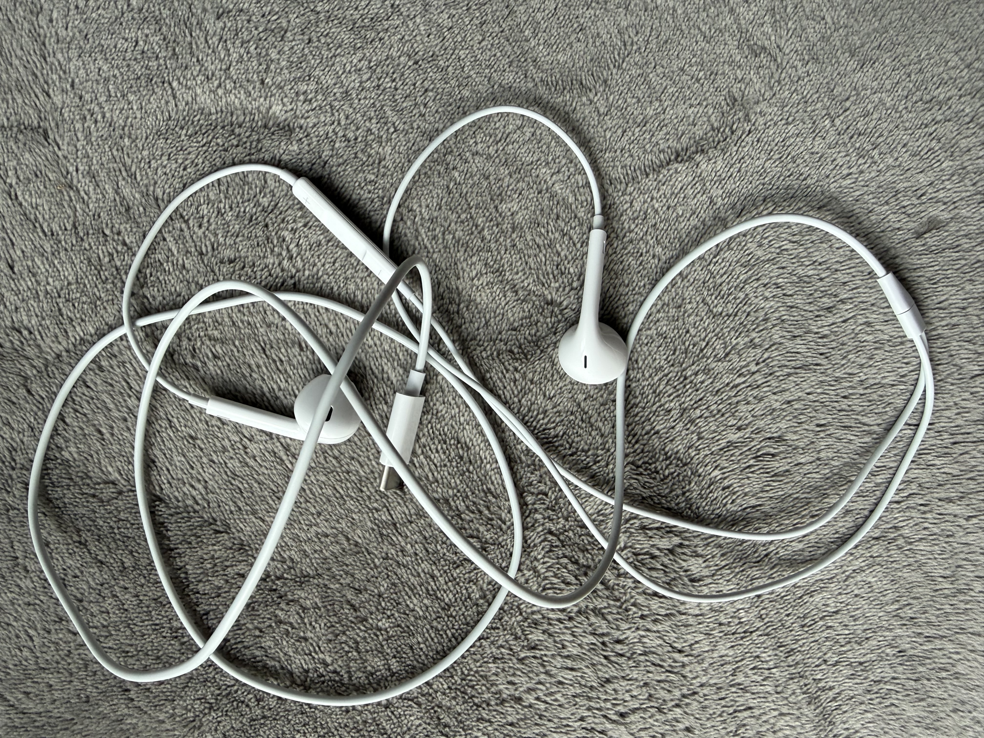 Apple/苹果 EarPods USB-C有线耳机 type-c有线耳机  iPhone 18有线耳机笔记本耳机游戏音乐 实拍图