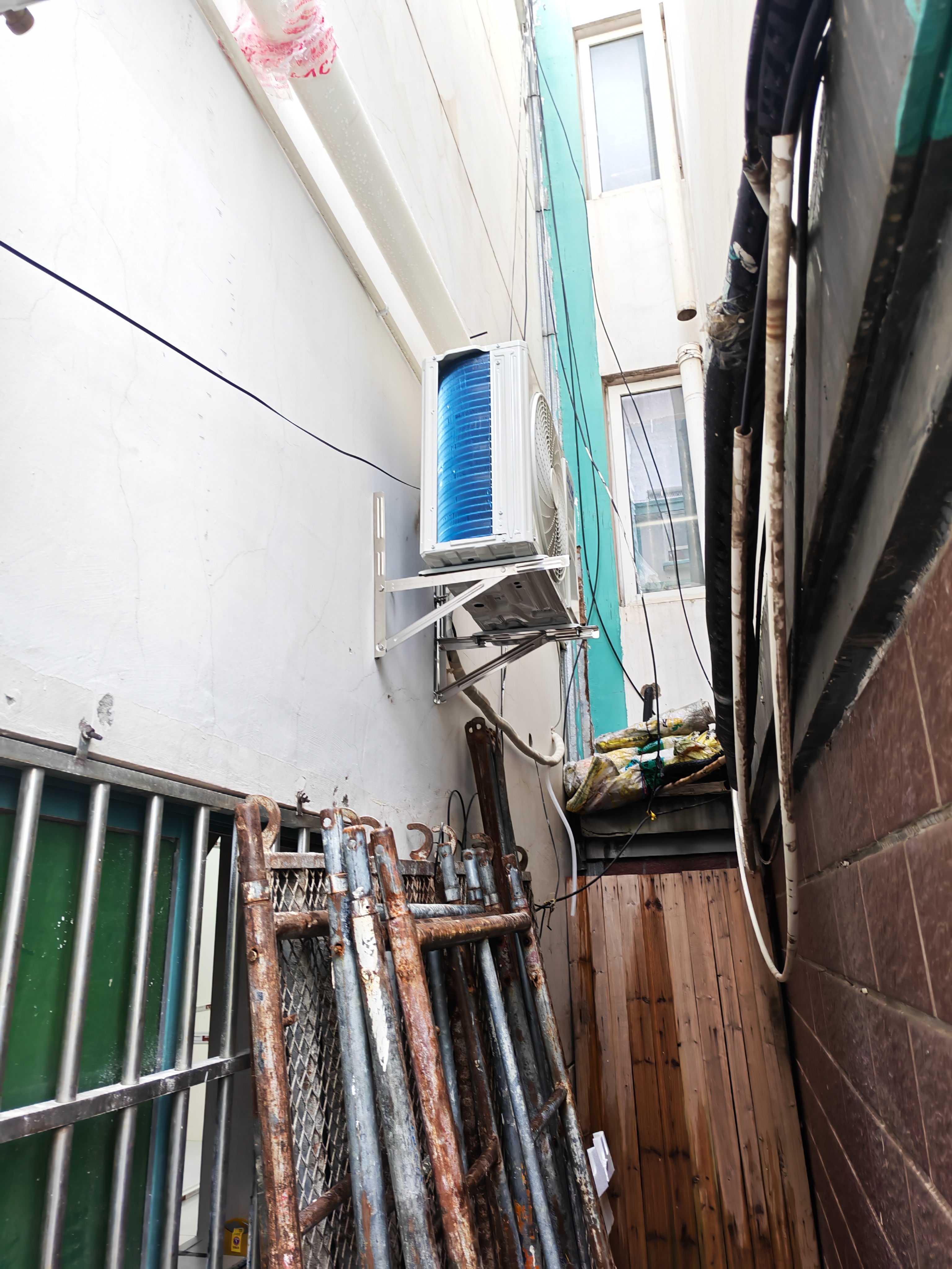 奥克斯1.5匹空调挂机新一级能效 家用变频卧室壁挂式出租屋用 内外机双排纯铜管KFR-33GW/BpR3TQK17(B1) 实拍图