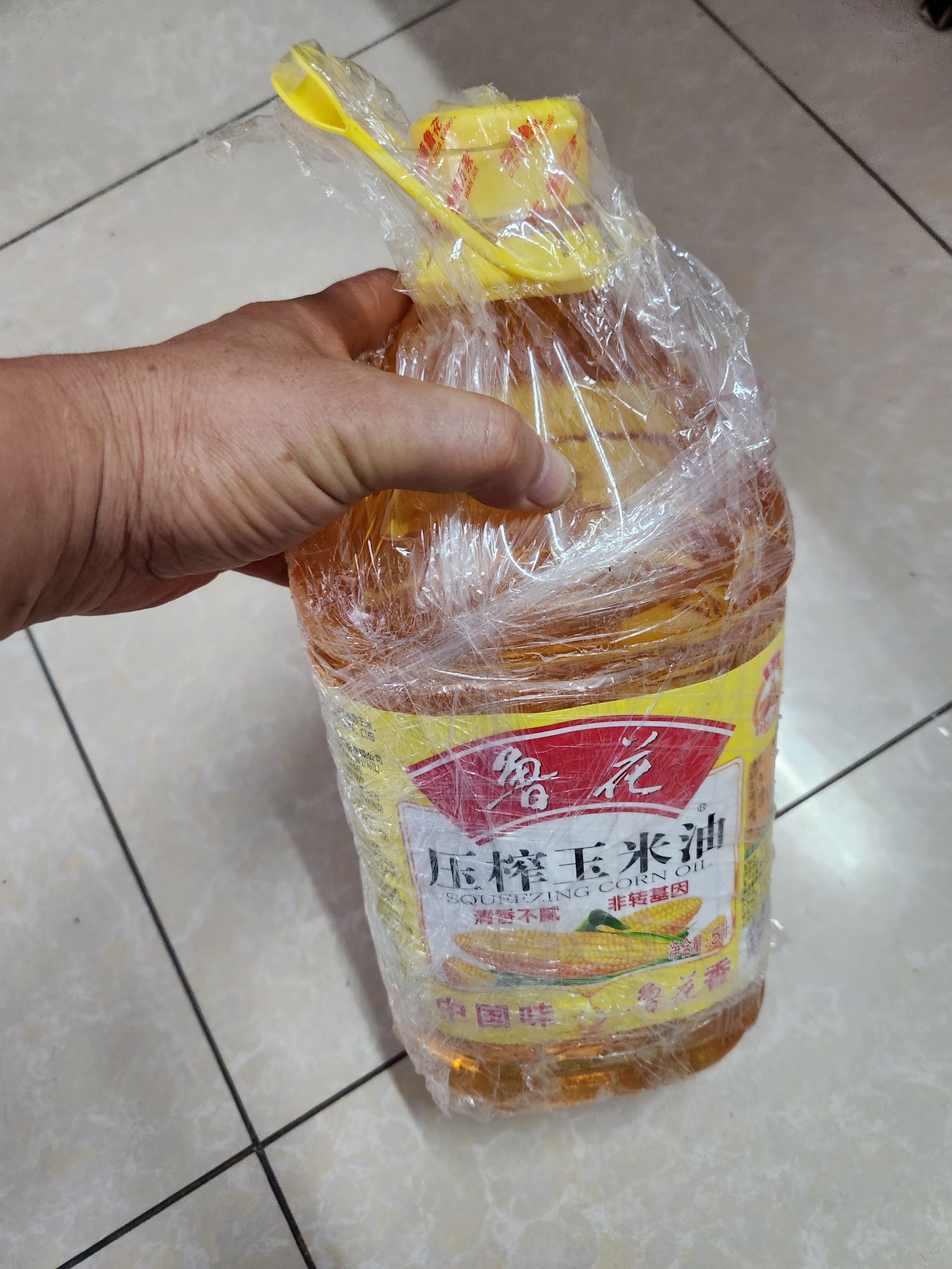 鲁花 食用油  非转基因 玉米油 桶装 5L  实拍图