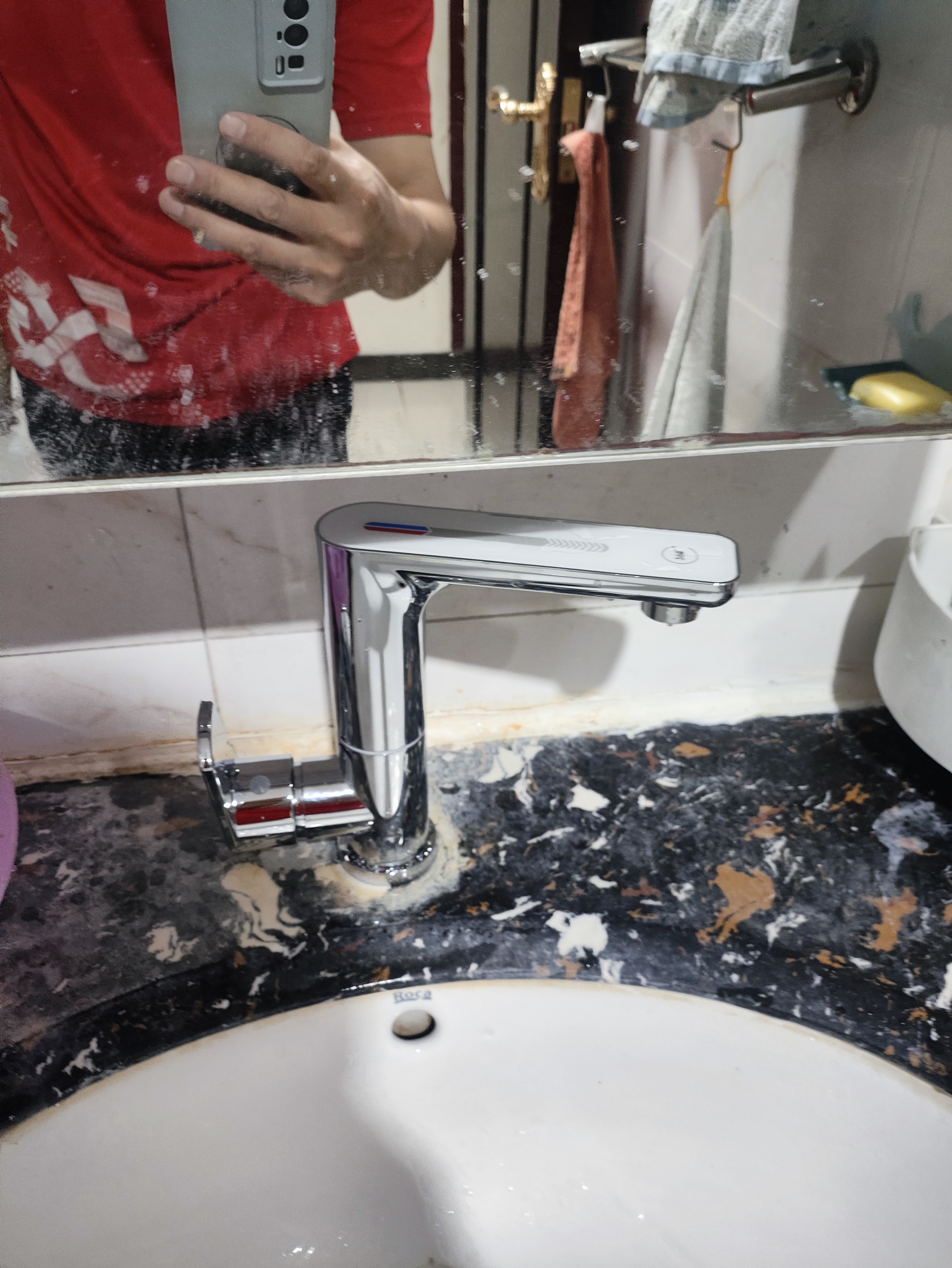莱尔诗丹（Larsd）面盆水龙头 卫生间浴室柜可旋转冷热水龙头洗脸盆双温龙头LD6331 实拍图