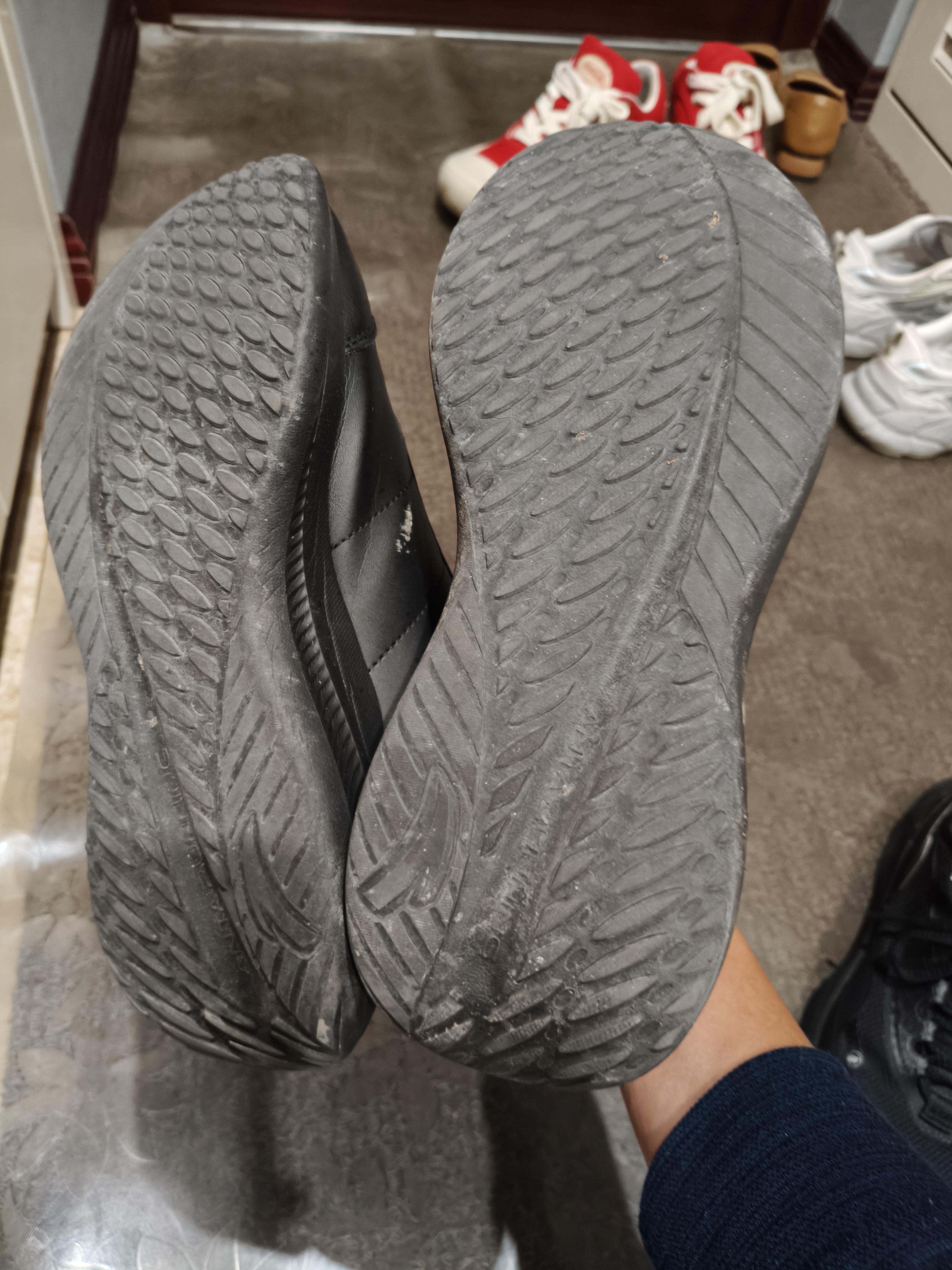 安踏晴空丨男鞋轻质舒适跑步鞋黑色百搭通勤旅游鞋革面防泼水运动鞋男 实拍图