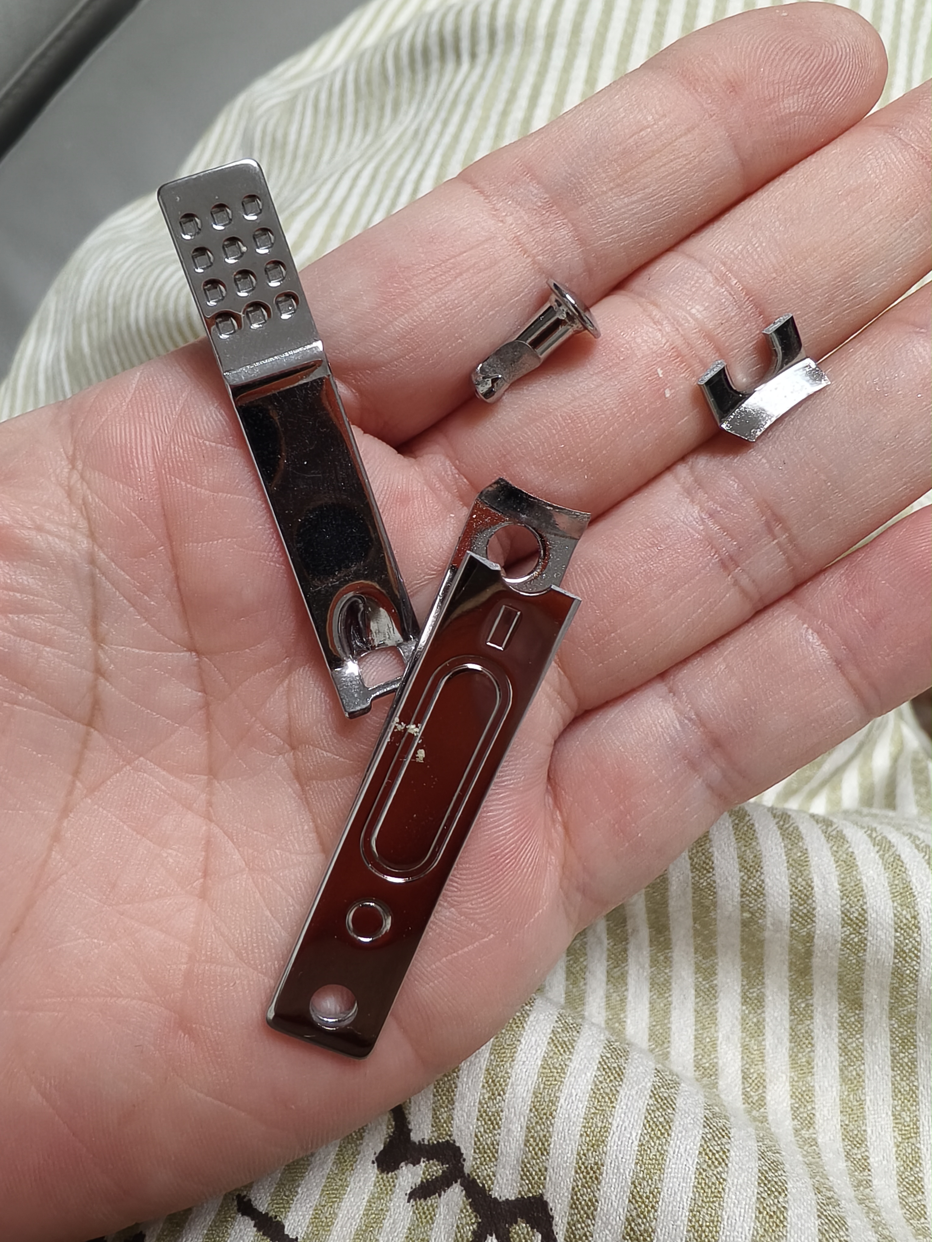 【爆款推荐】指甲钳8件套多功能指甲刀套装指甲剪美甲修眉耳工具生日礼物 指甲刀4件套颜色随机 实拍图