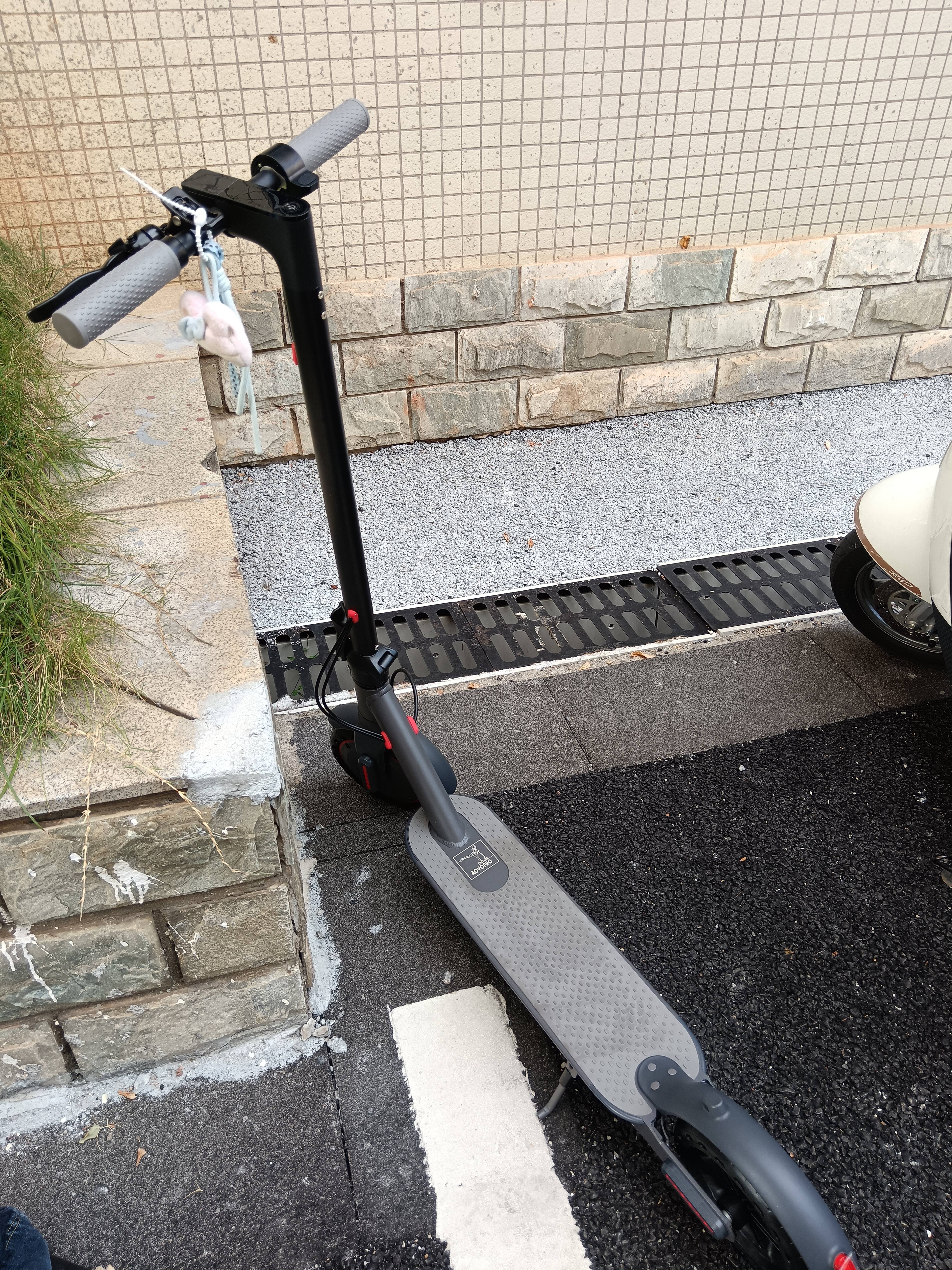 AOVOPRO电动滑板车便携可折叠电动车成人代步踏板车锂电池超长续航代驾车两轮滑板车 X9-42V/铝合金-锂电池快充/续航约20km 实拍图