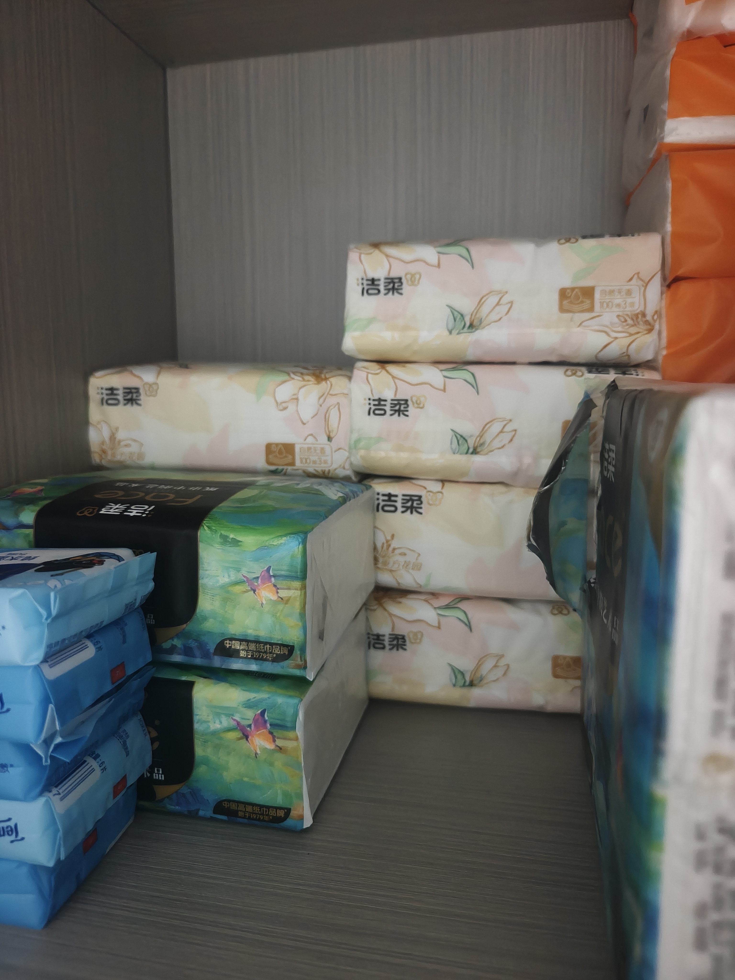 洁柔抽纸 繁花系列3层100抽*6包 可湿水面巾纸 柔韧卫生纸 提装纸巾 实拍图