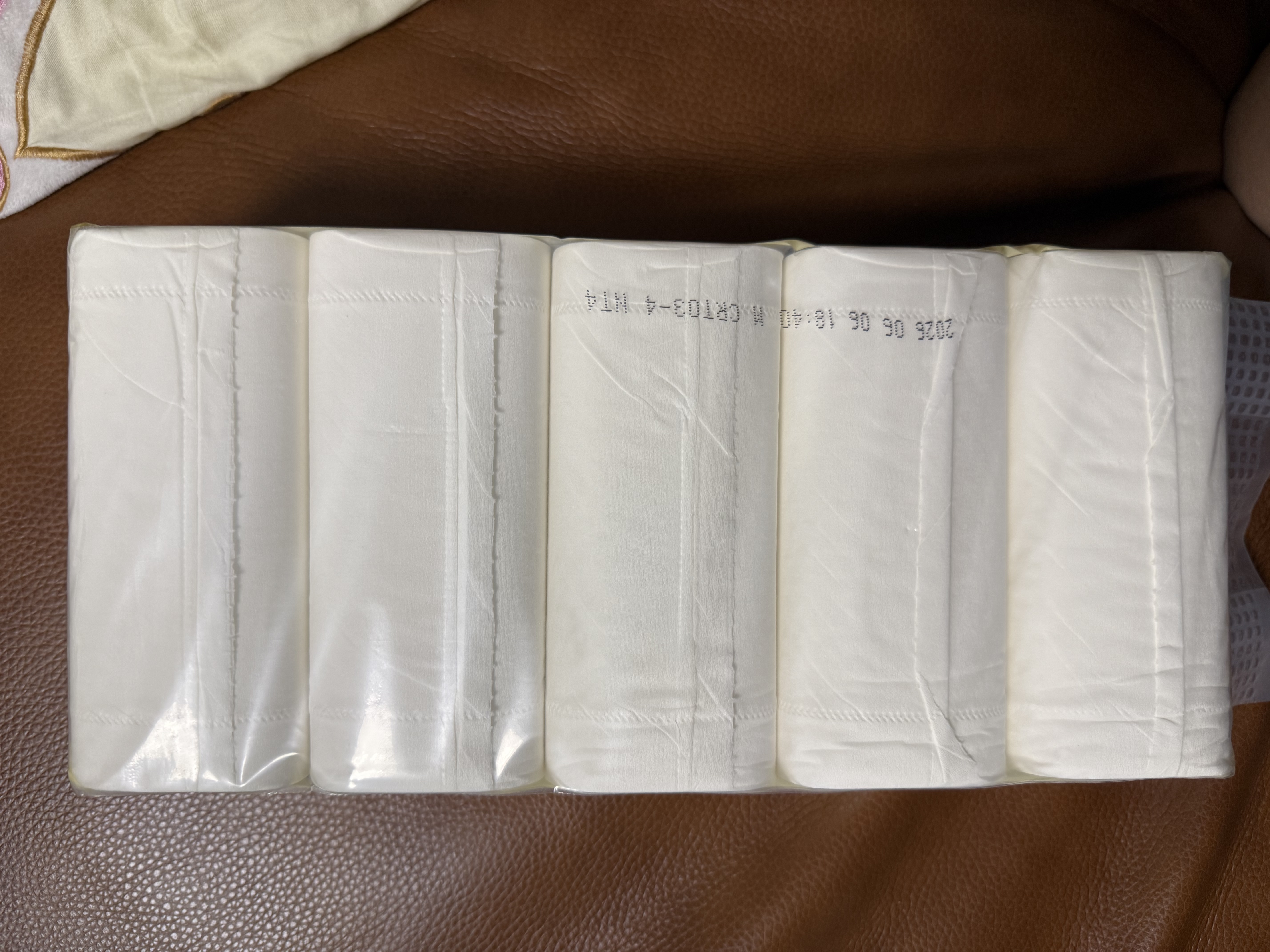 清风无芯卷纸 原木纯品4层75克*10卷 厚实 卫生纸厕纸 卷筒纸纸巾 实拍图